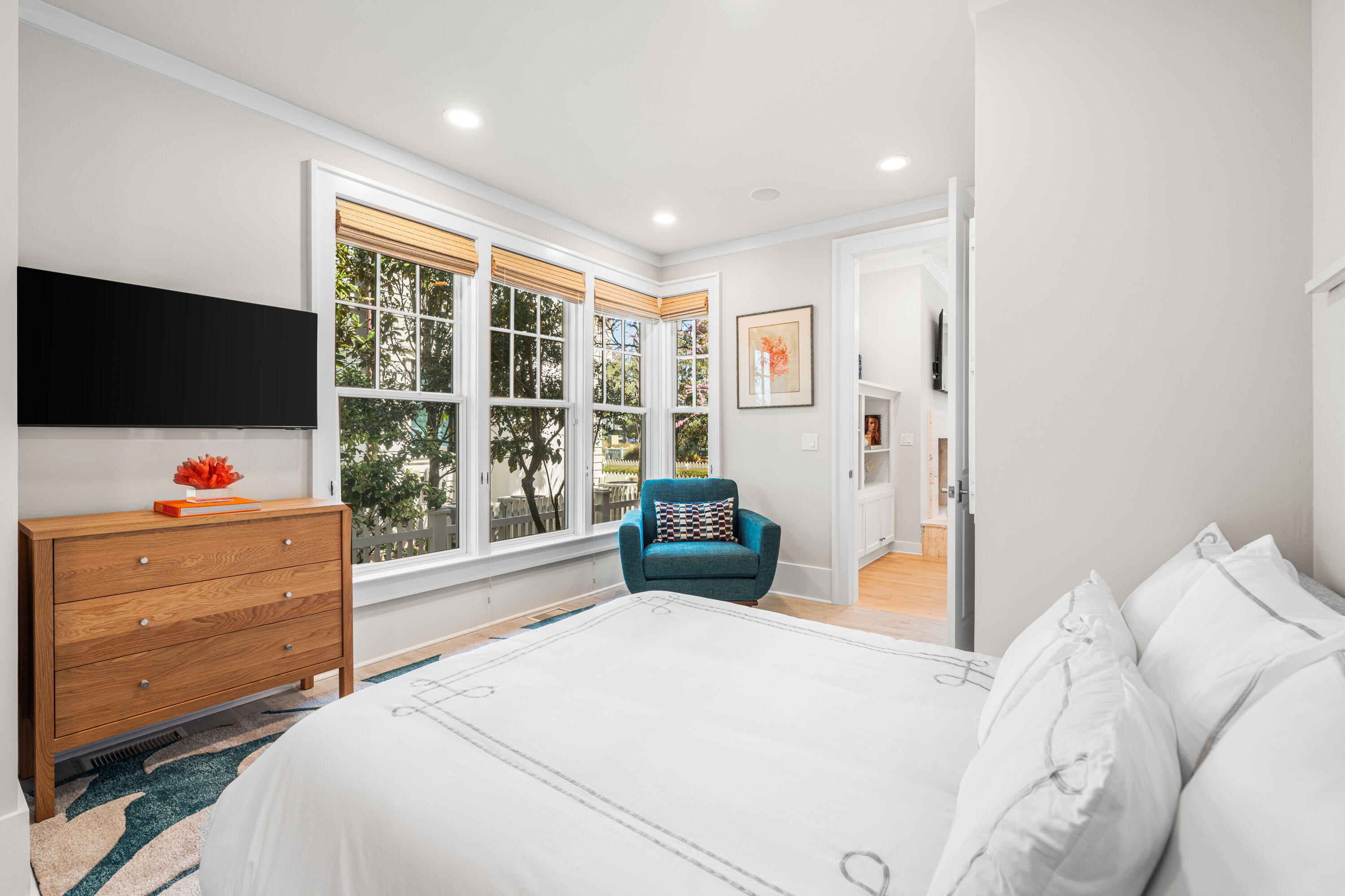 23 S Founders Lane