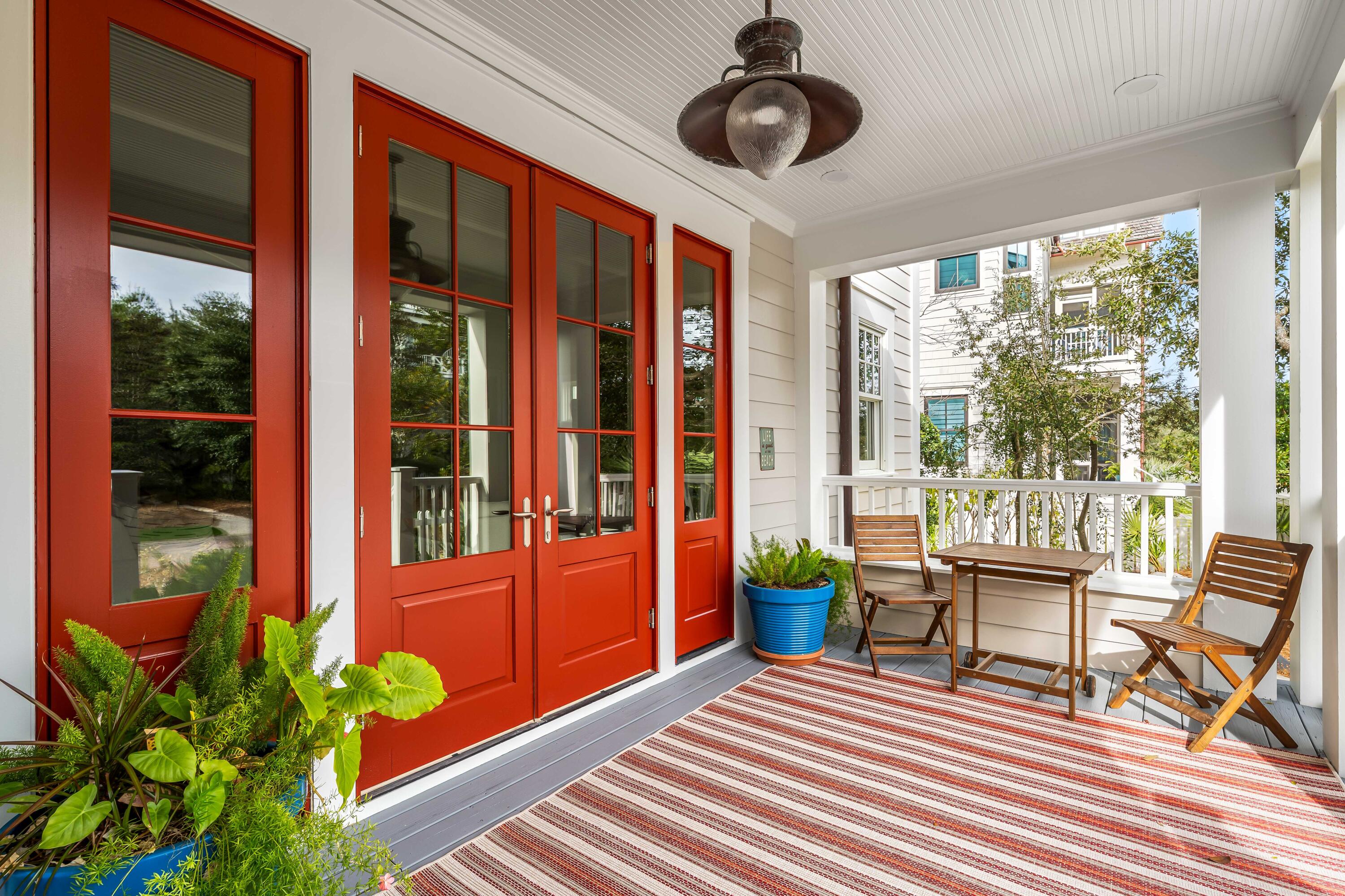 23 S Founders Lane