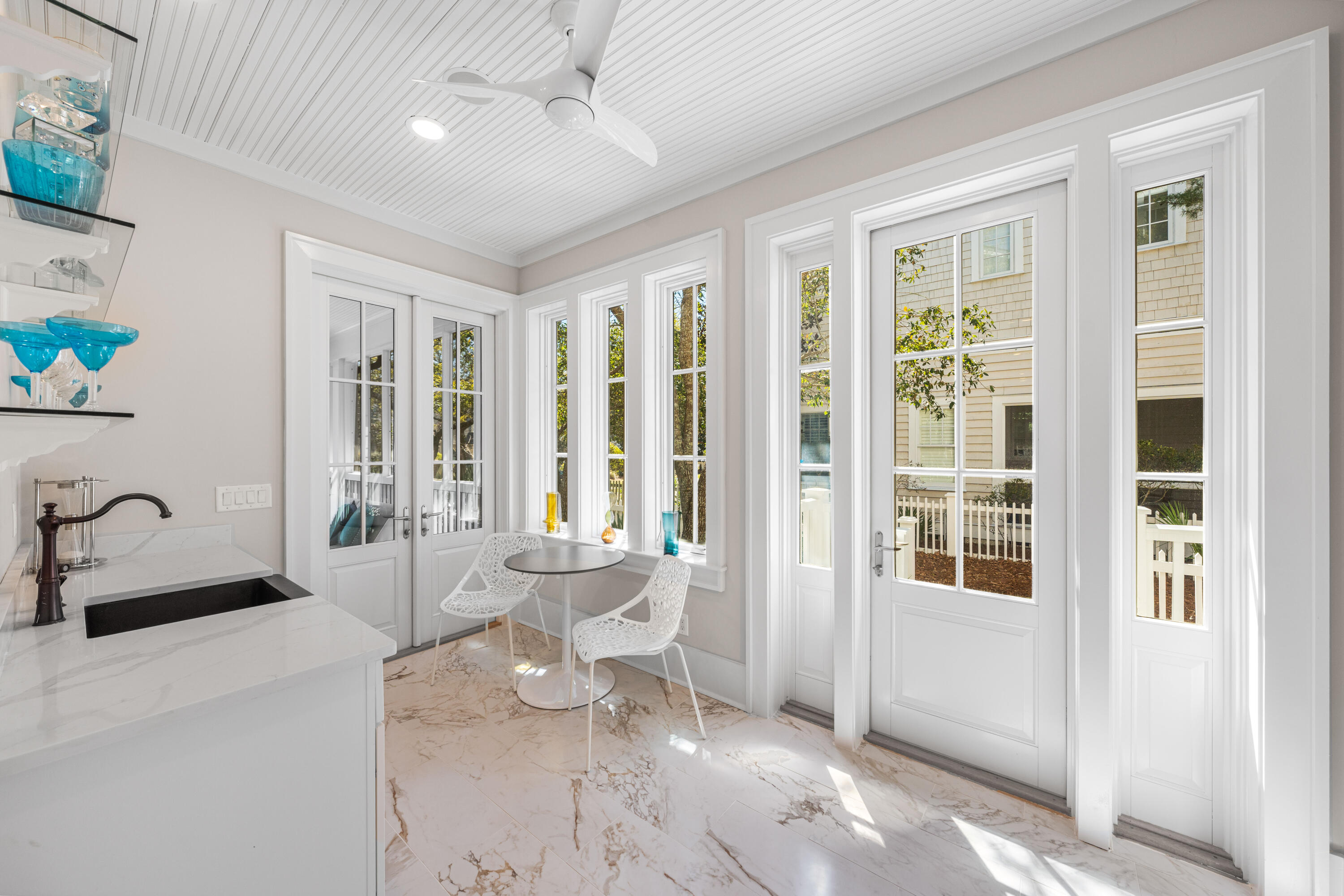 23 S Founders Lane