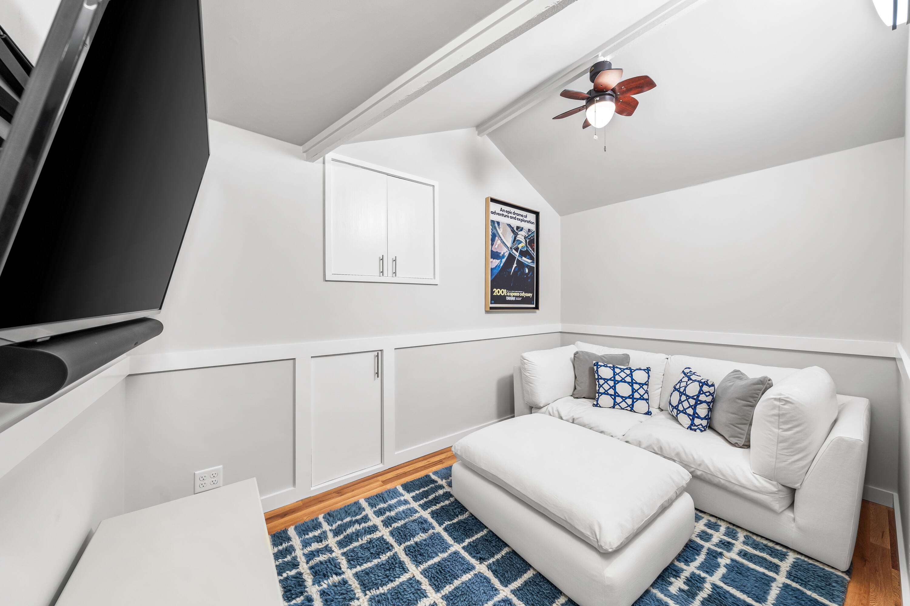 23 S Founders Lane