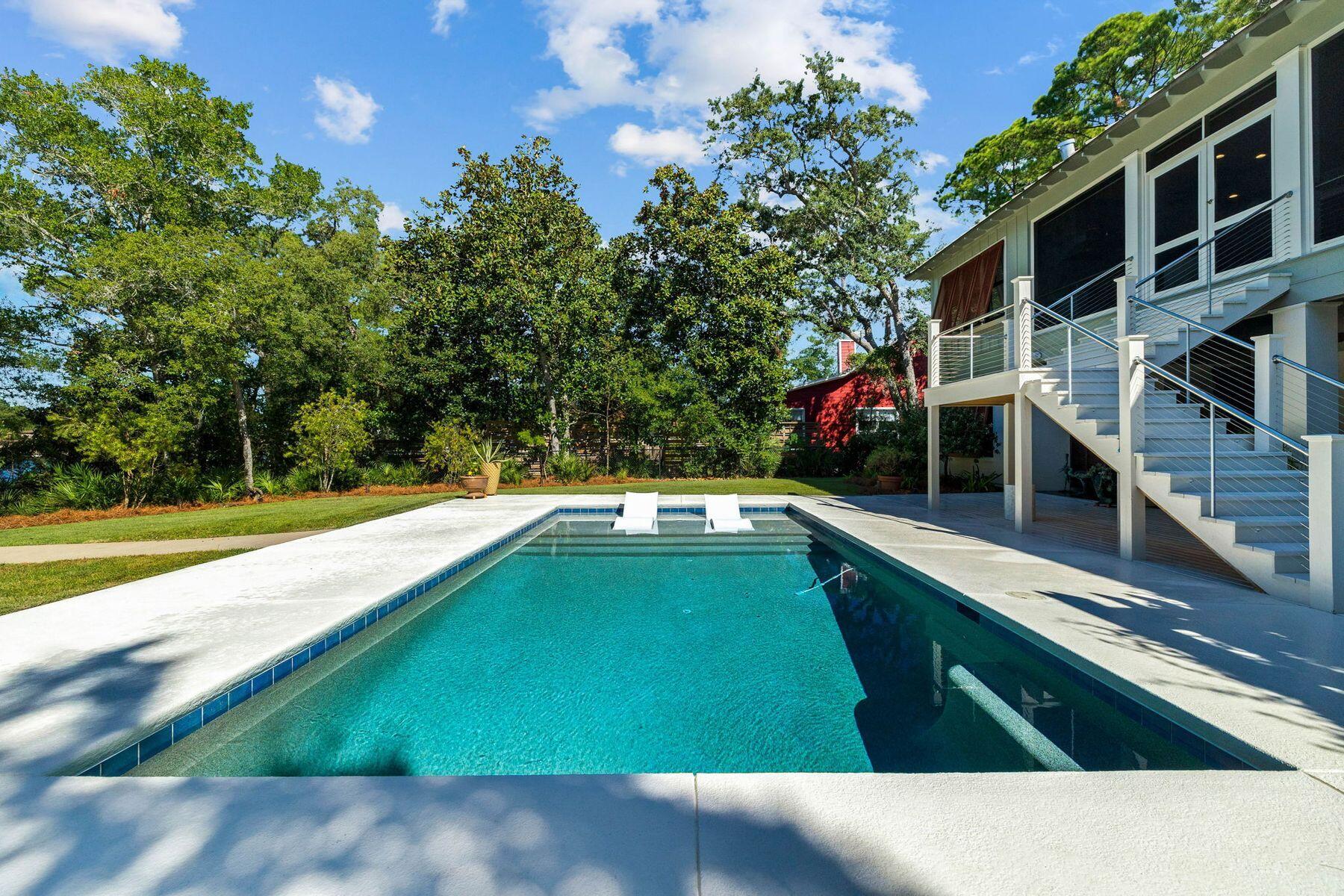 1475 W Hewett Road
