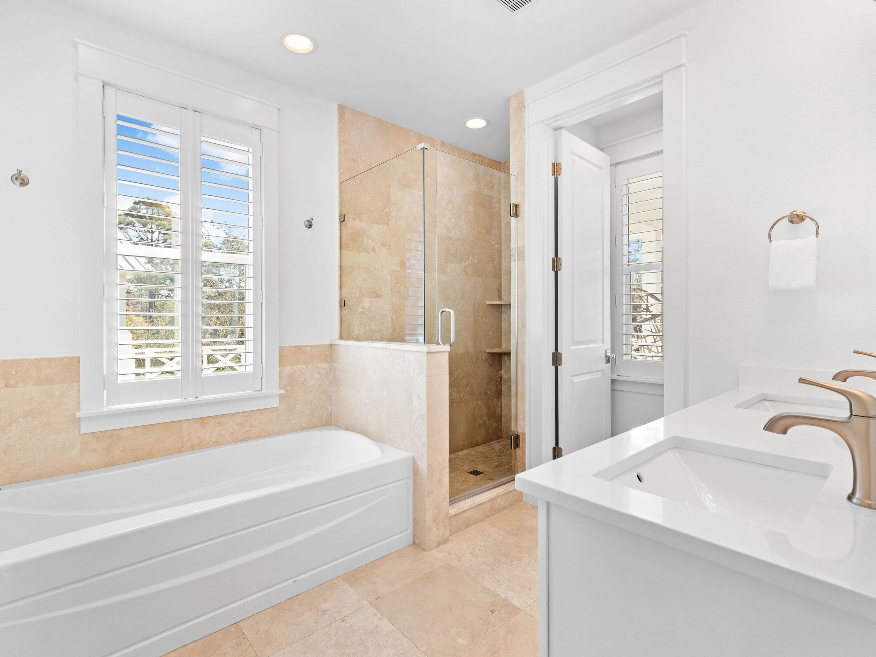 201 E Royal Fern Way