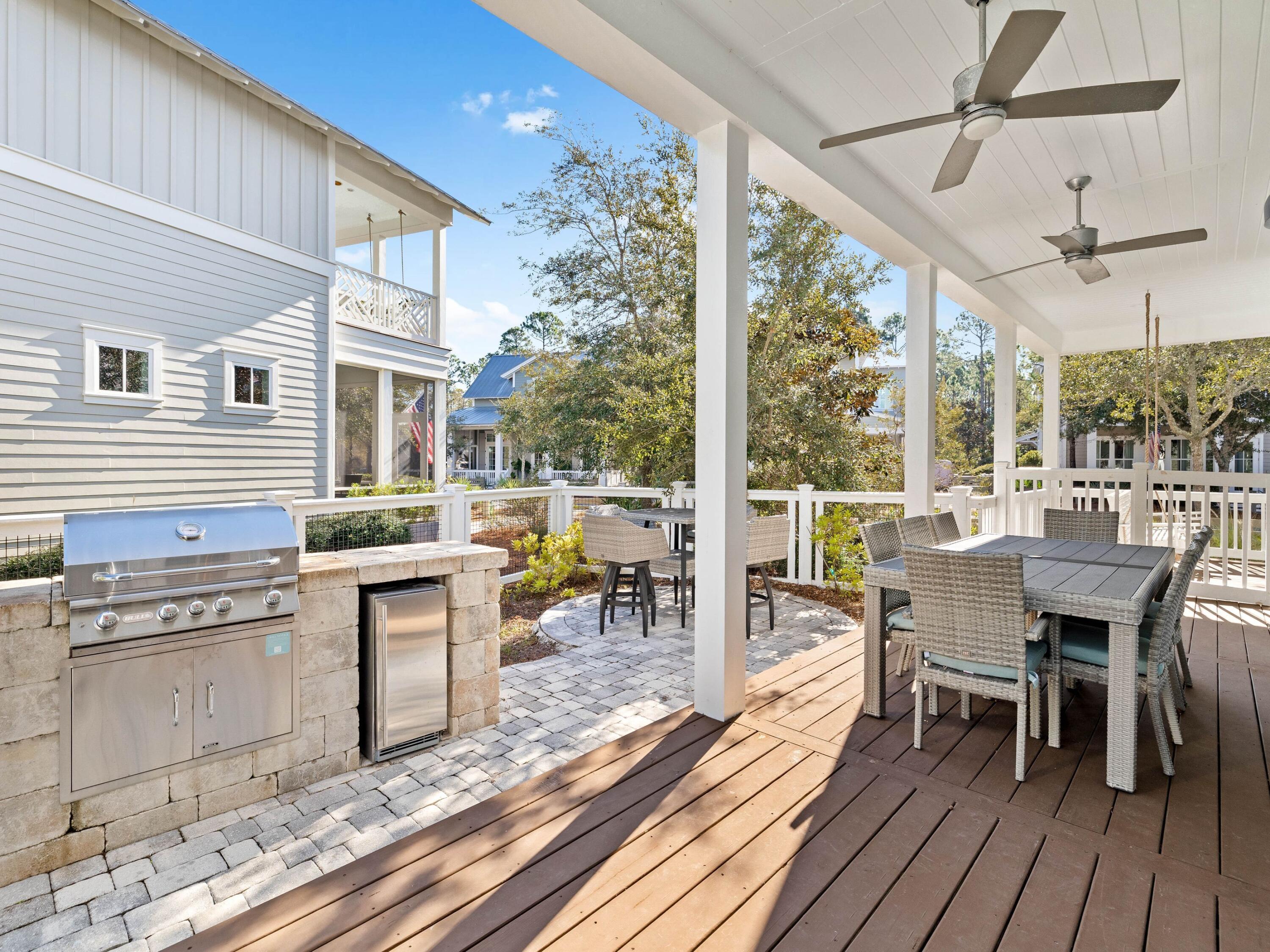 201 E Royal Fern Way