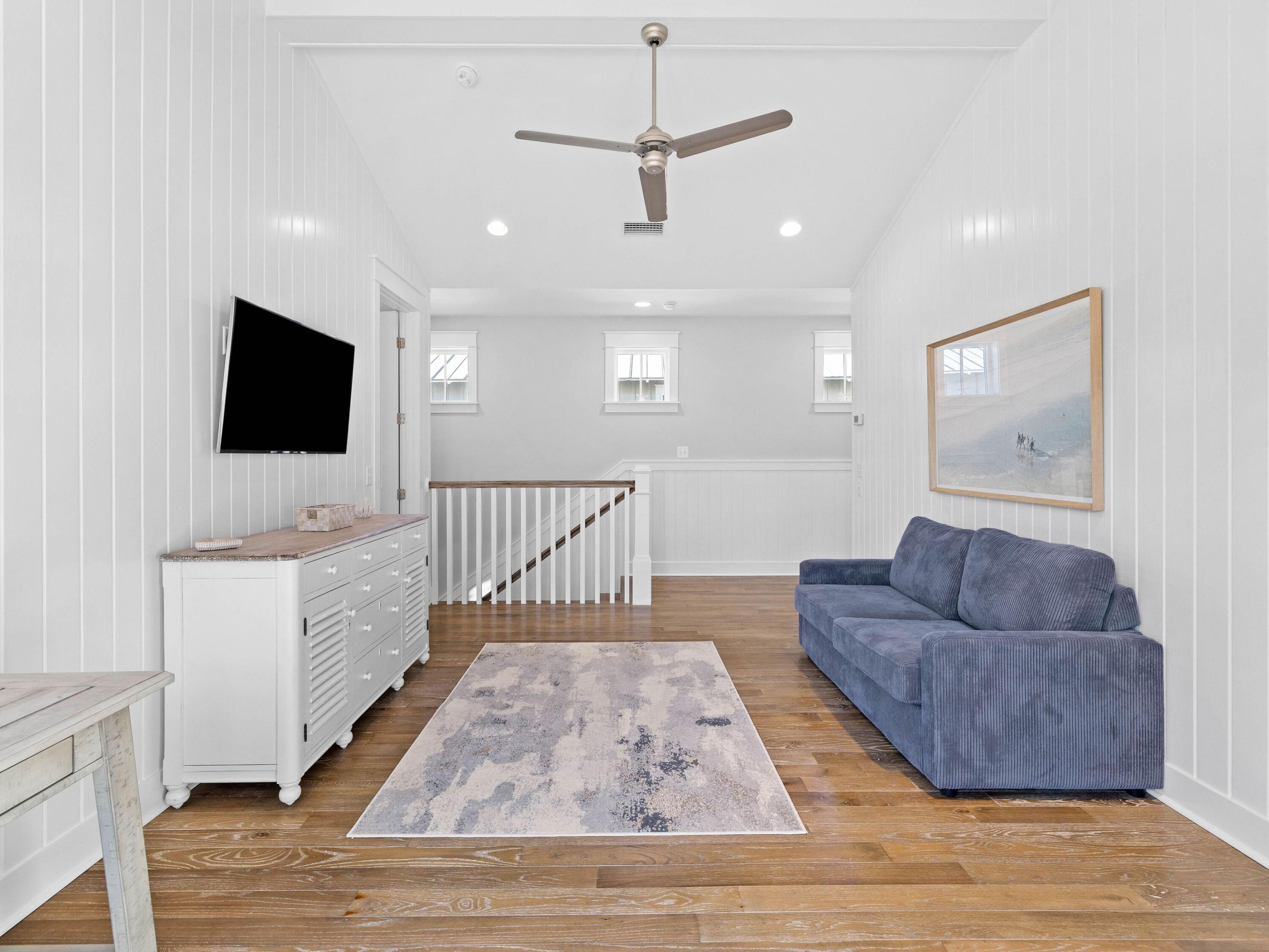 201 E Royal Fern Way