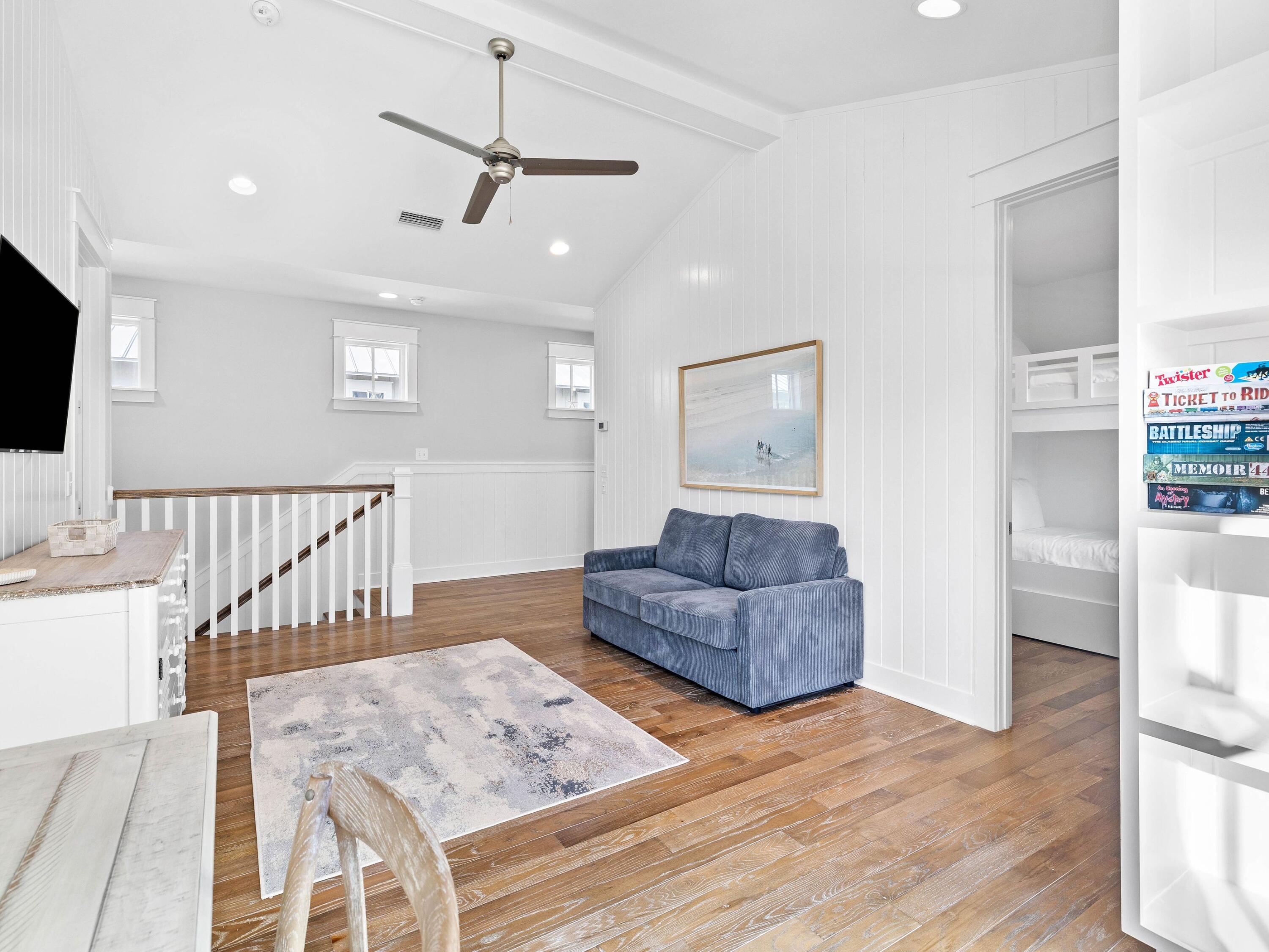 201 E Royal Fern Way