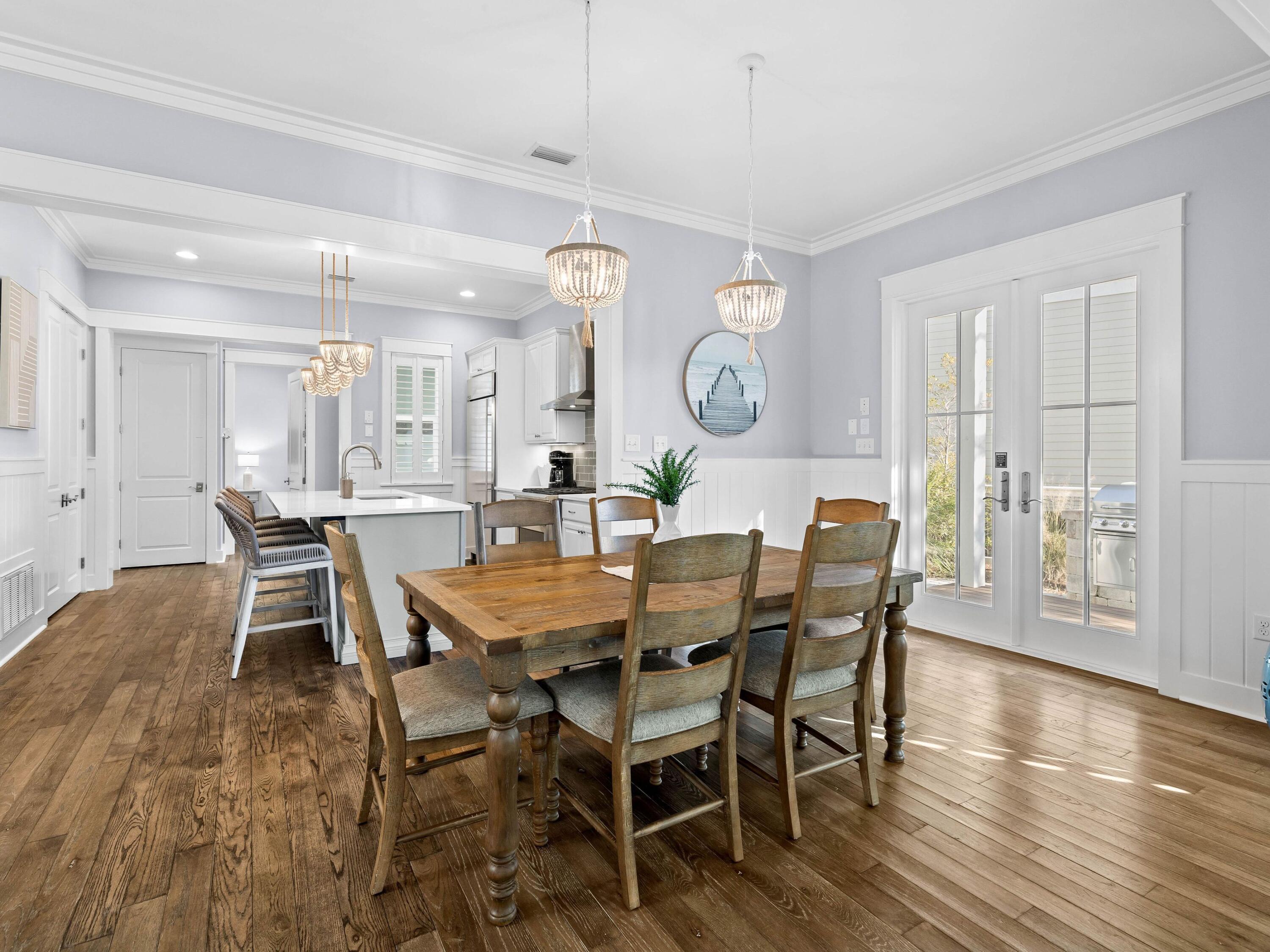 201 E Royal Fern Way