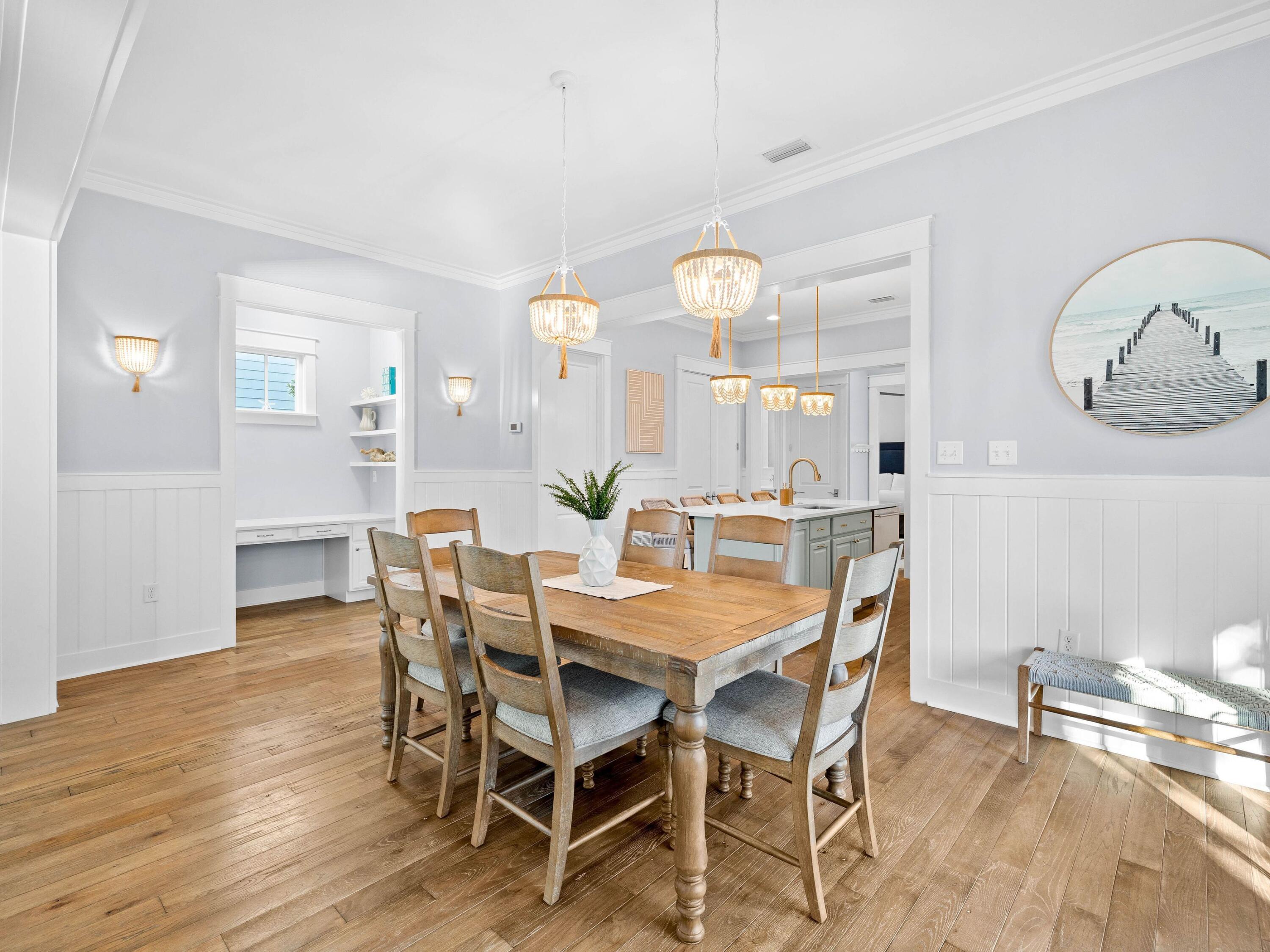 201 E Royal Fern Way