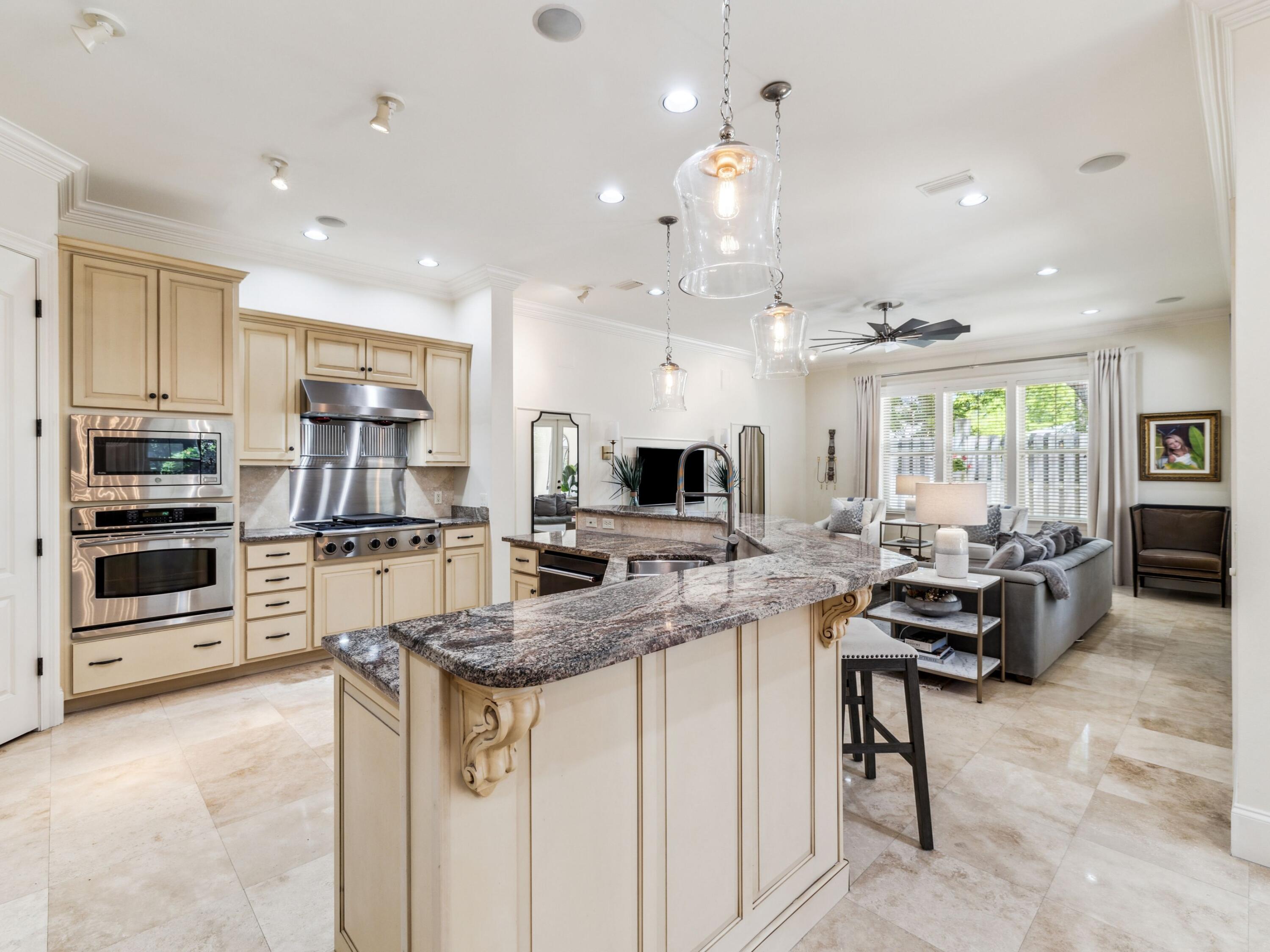 2512 Vineyard Lane