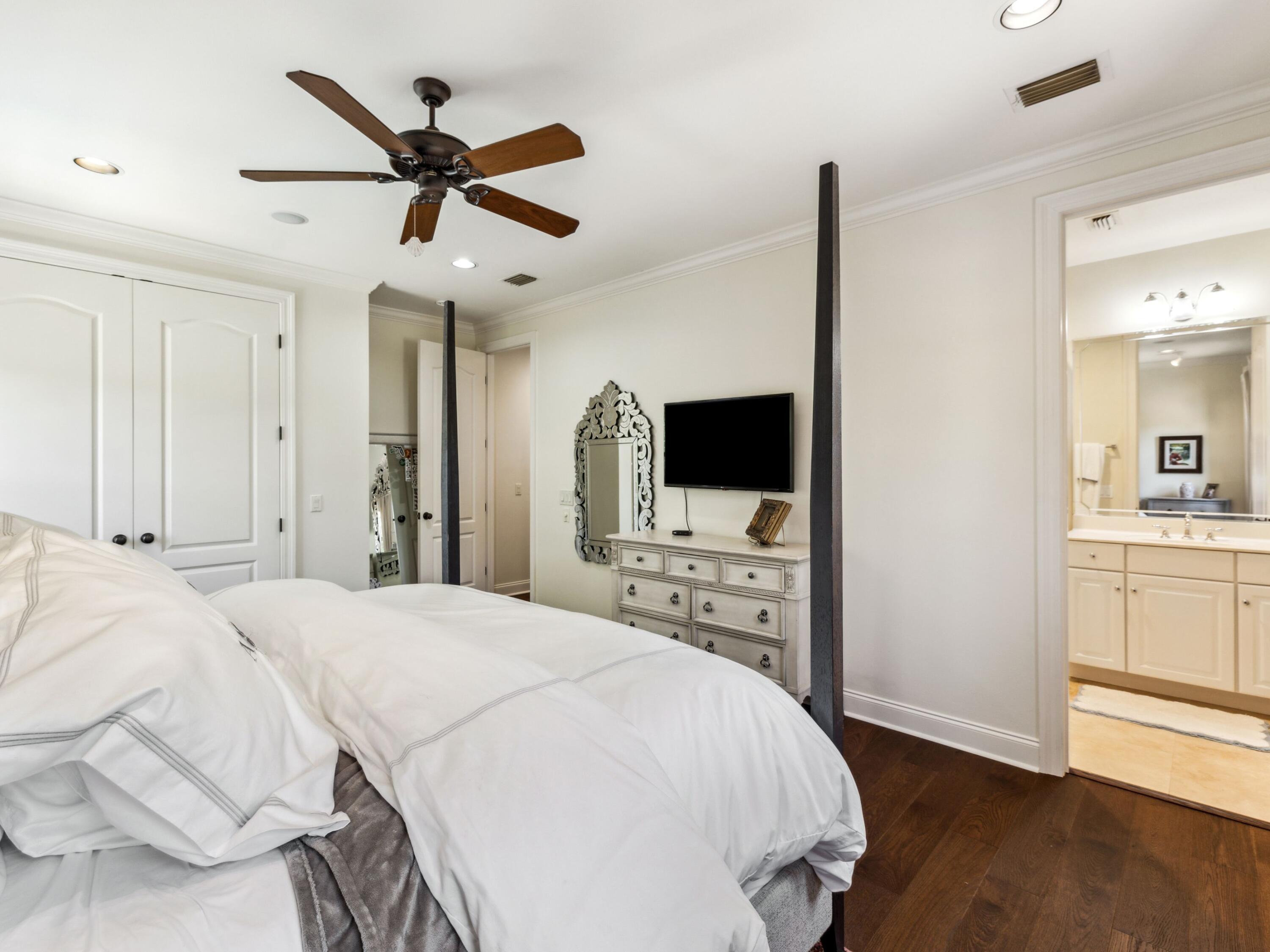 2512 Vineyard Lane