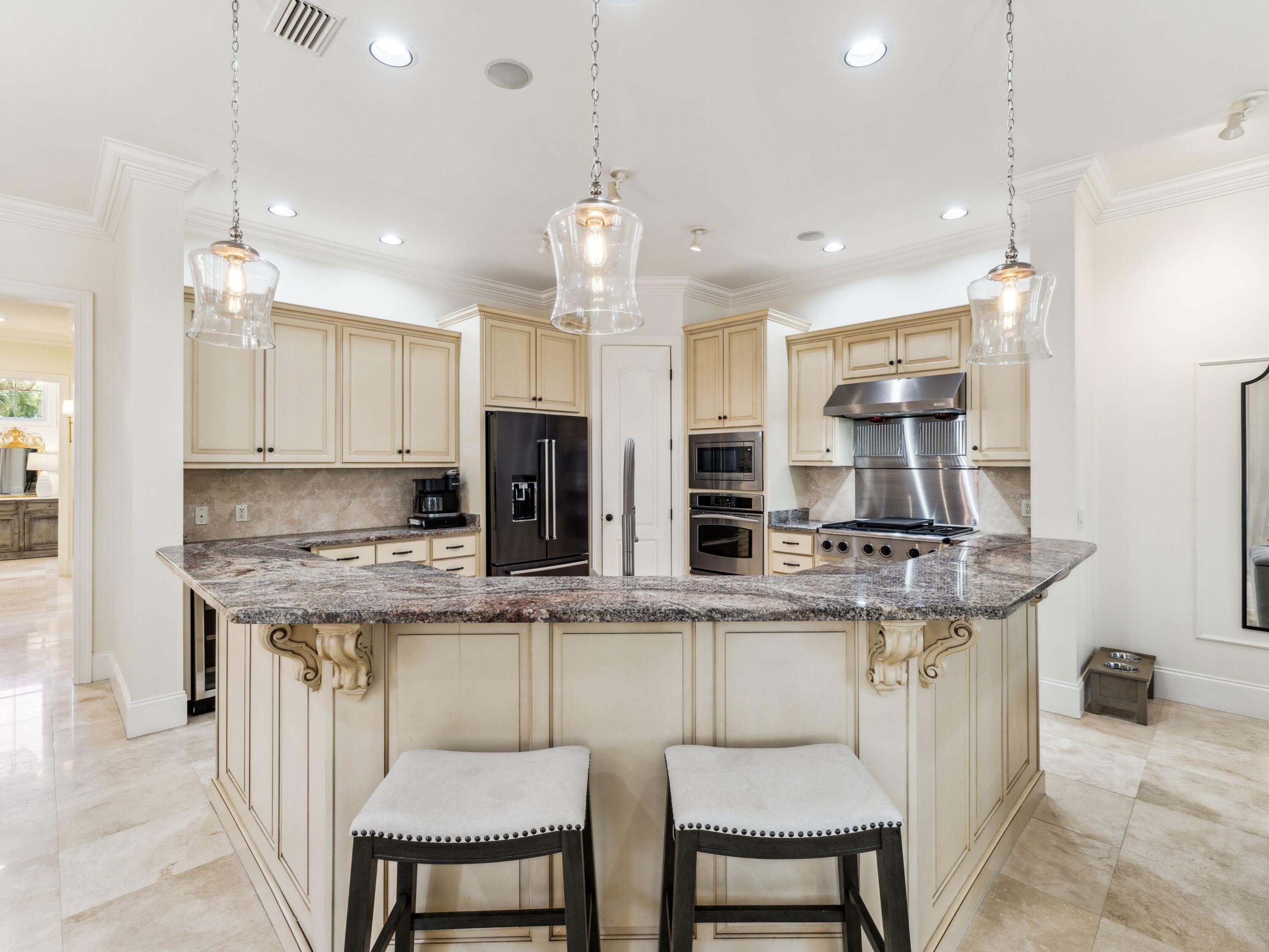 2512 Vineyard Lane
