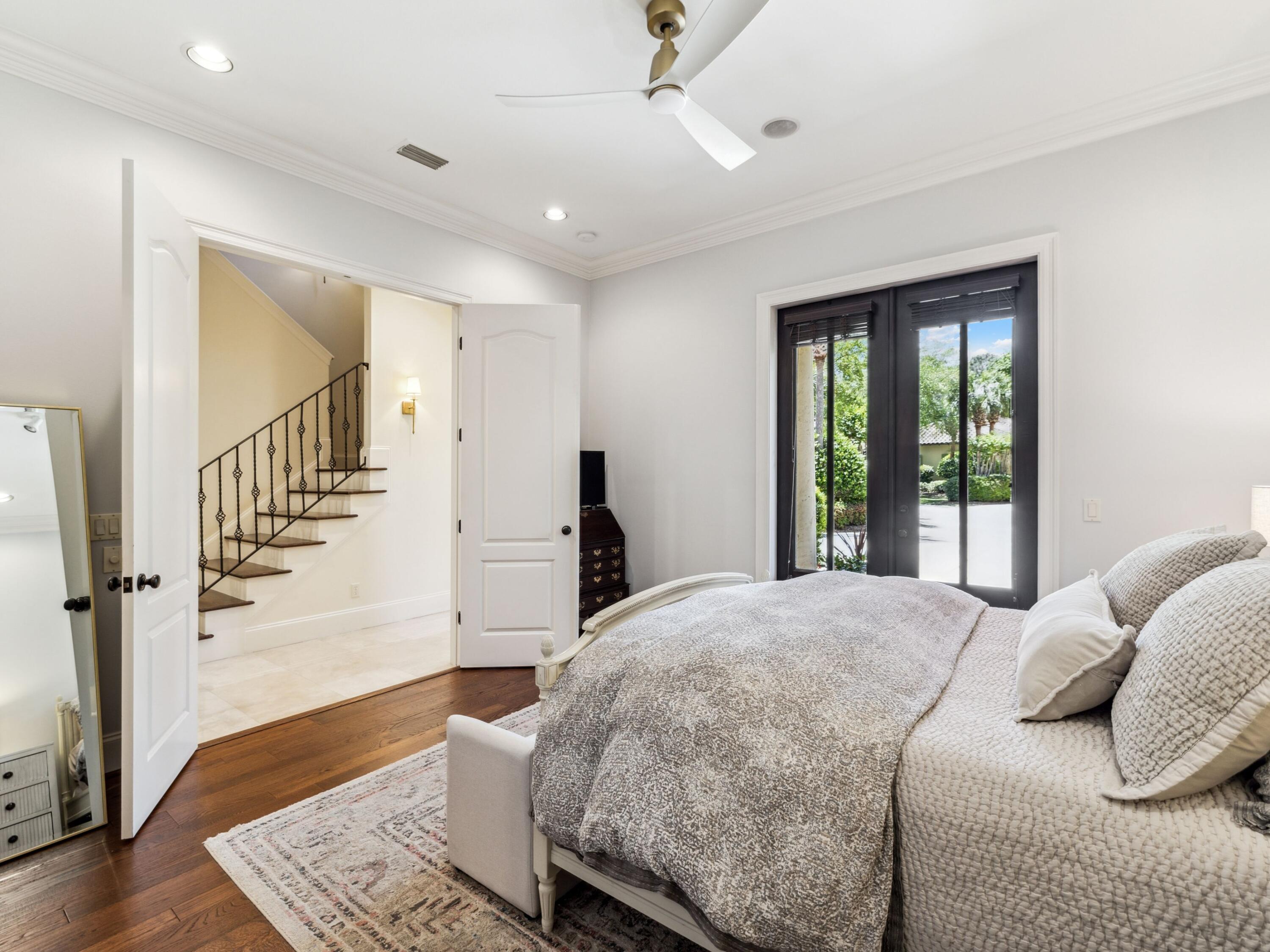 2512 Vineyard Lane