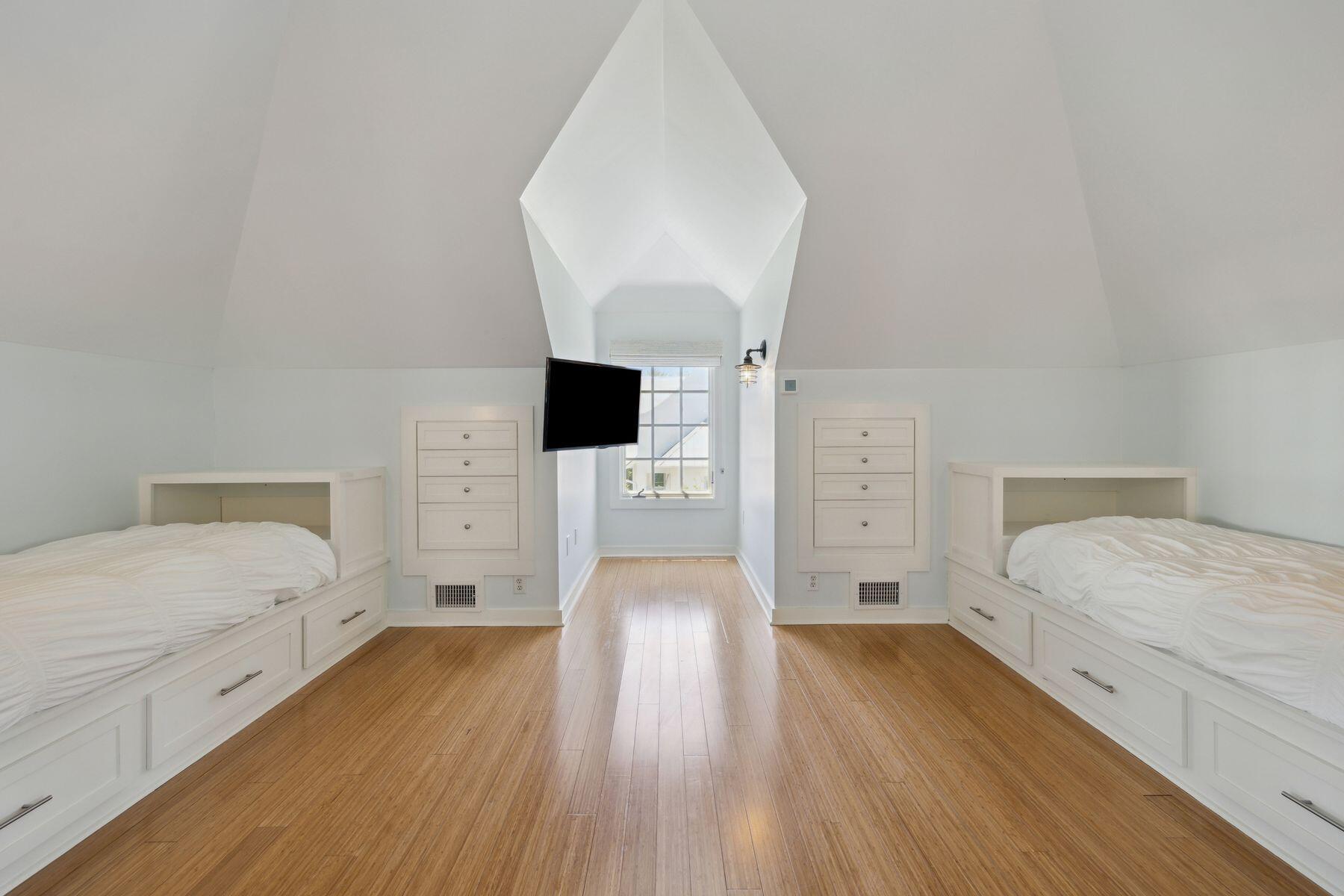 159 W Water Street