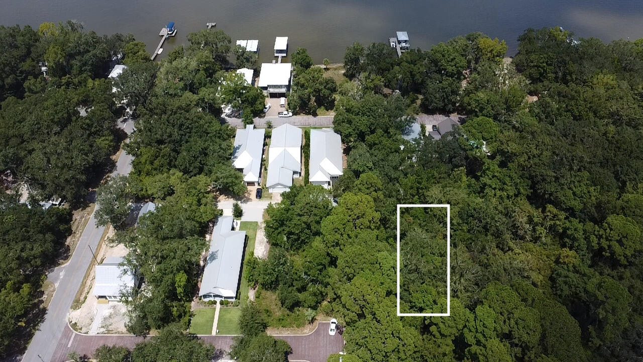 LOT 19 W Chrysler Ave