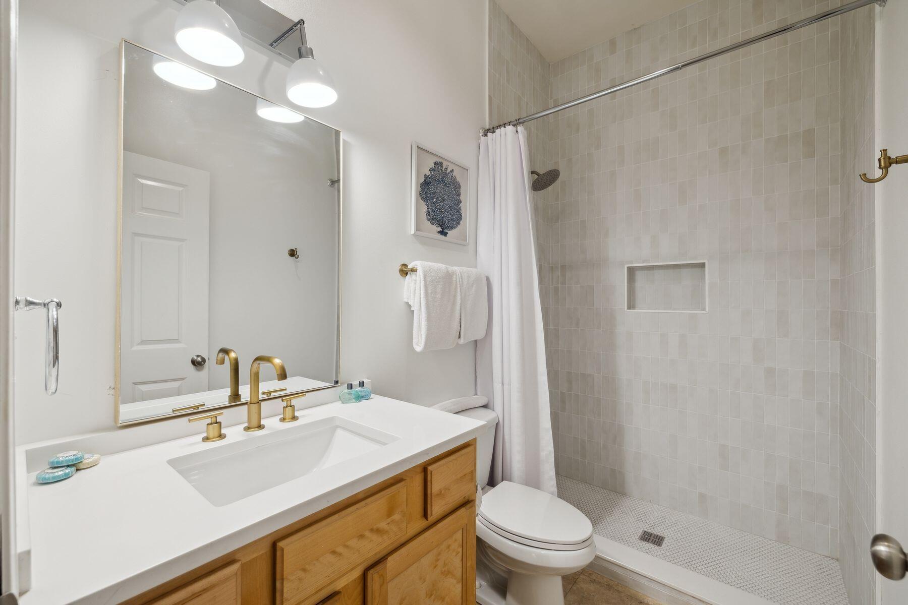 231 Somerset Bridge Road, 1103
