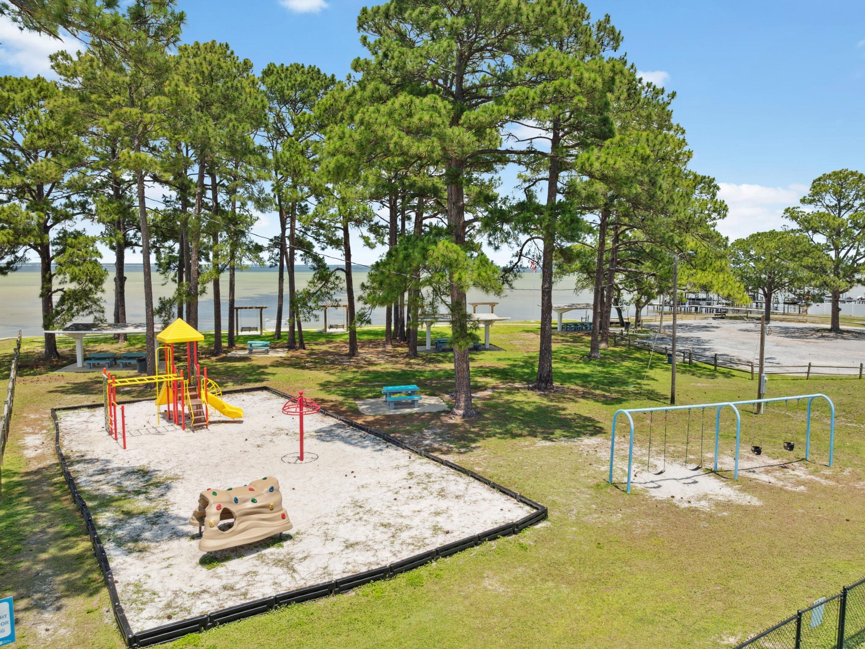 14 Bayshore Pines Court