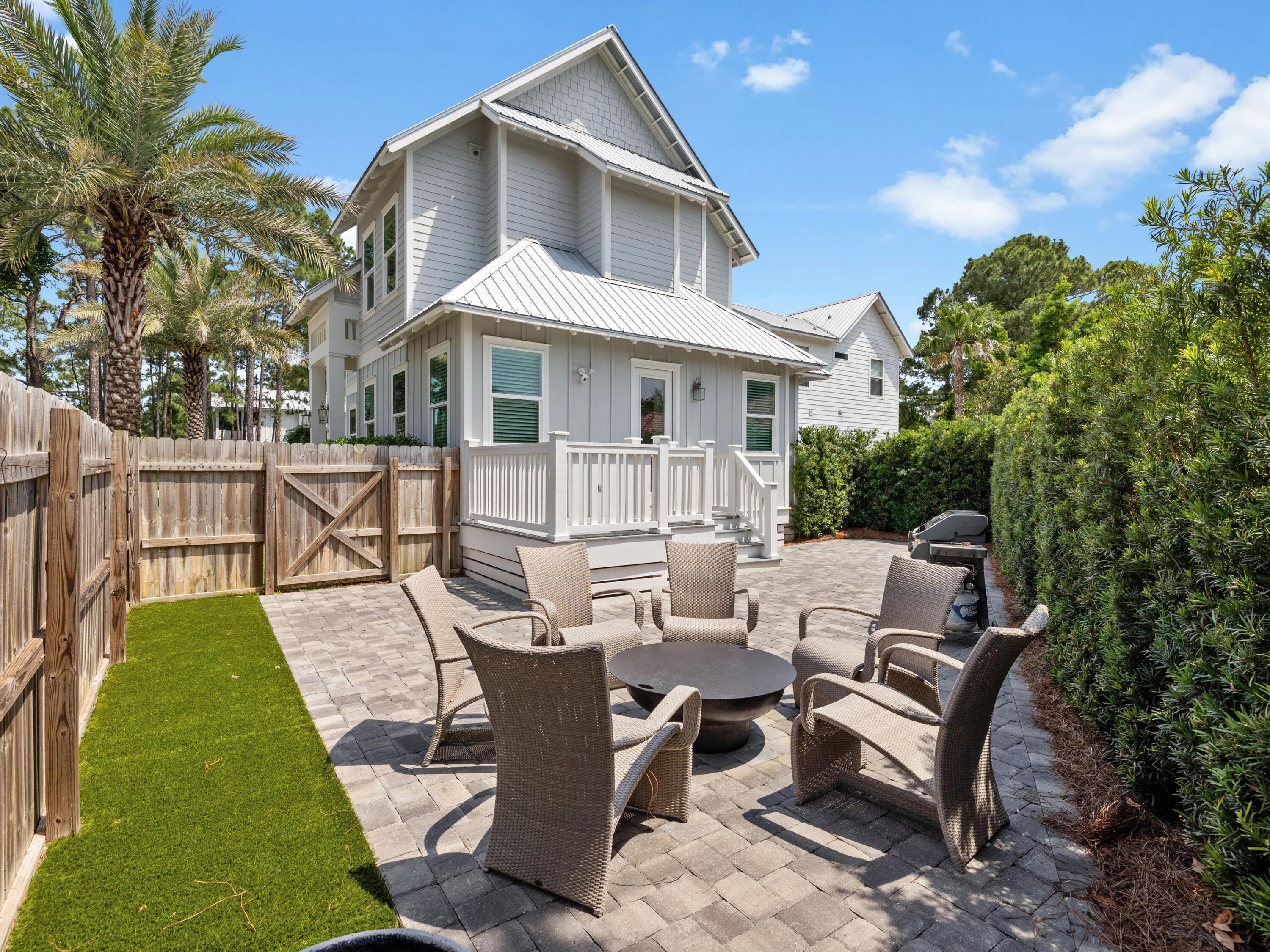 14 Bayshore Pines Court