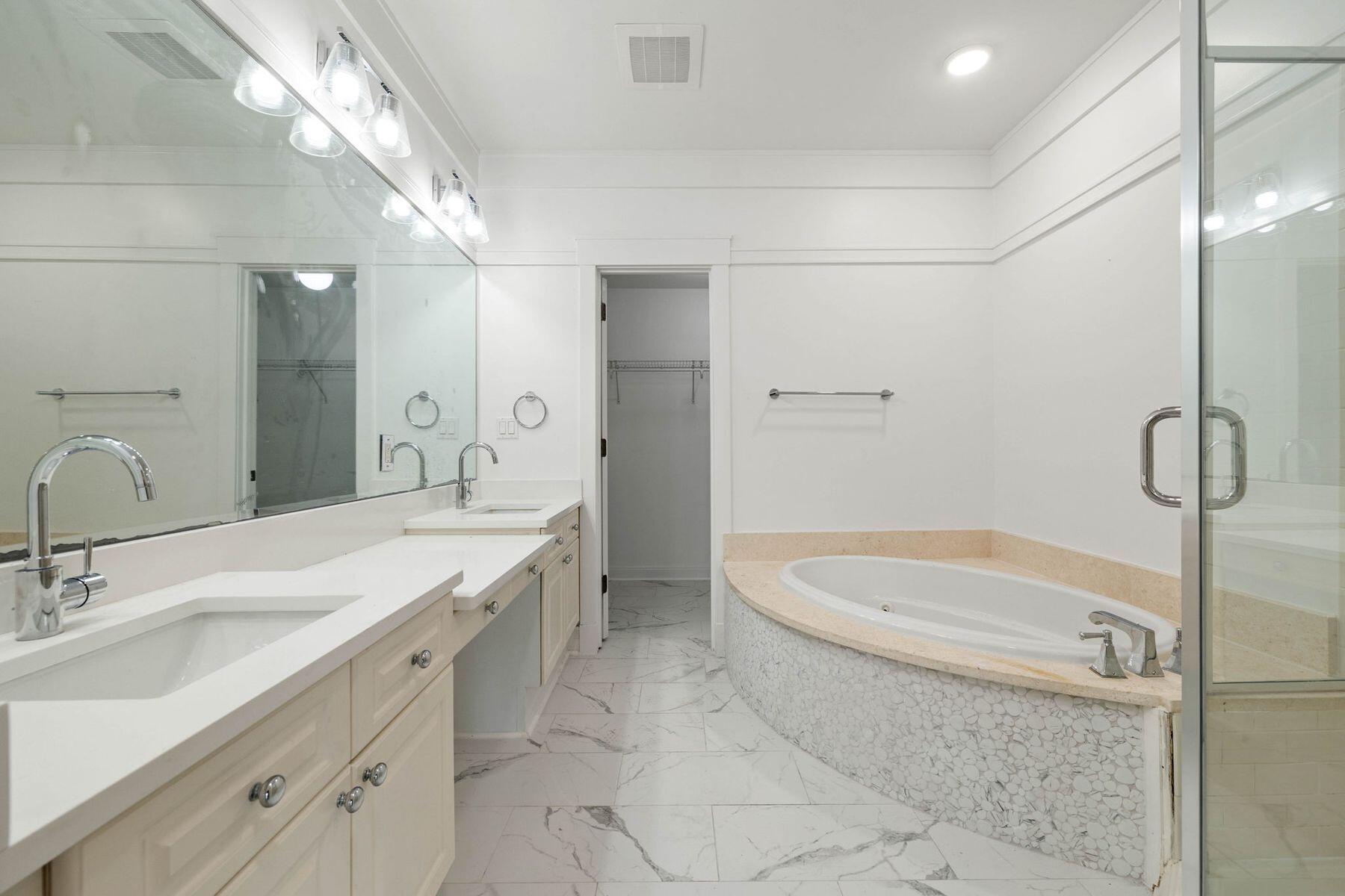 1101 Sawgrass Court 102
