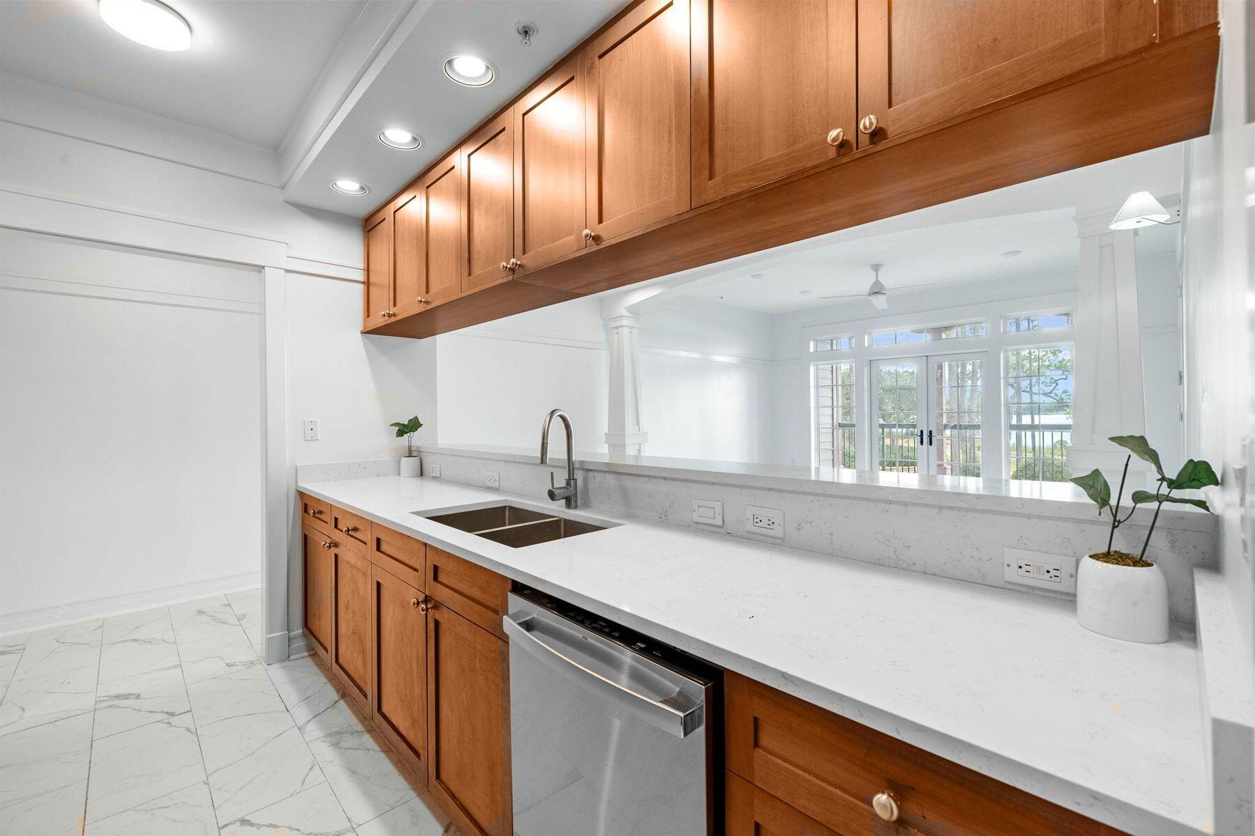 1101 Sawgrass Court 102