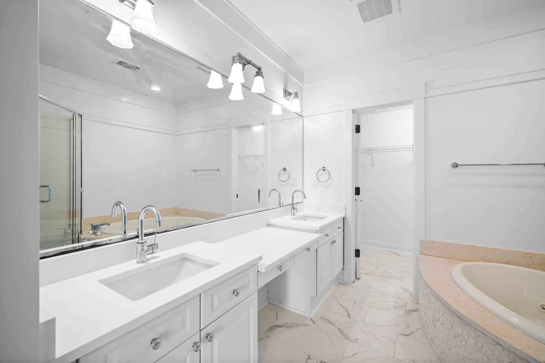 1101 Sawgrass Court 102