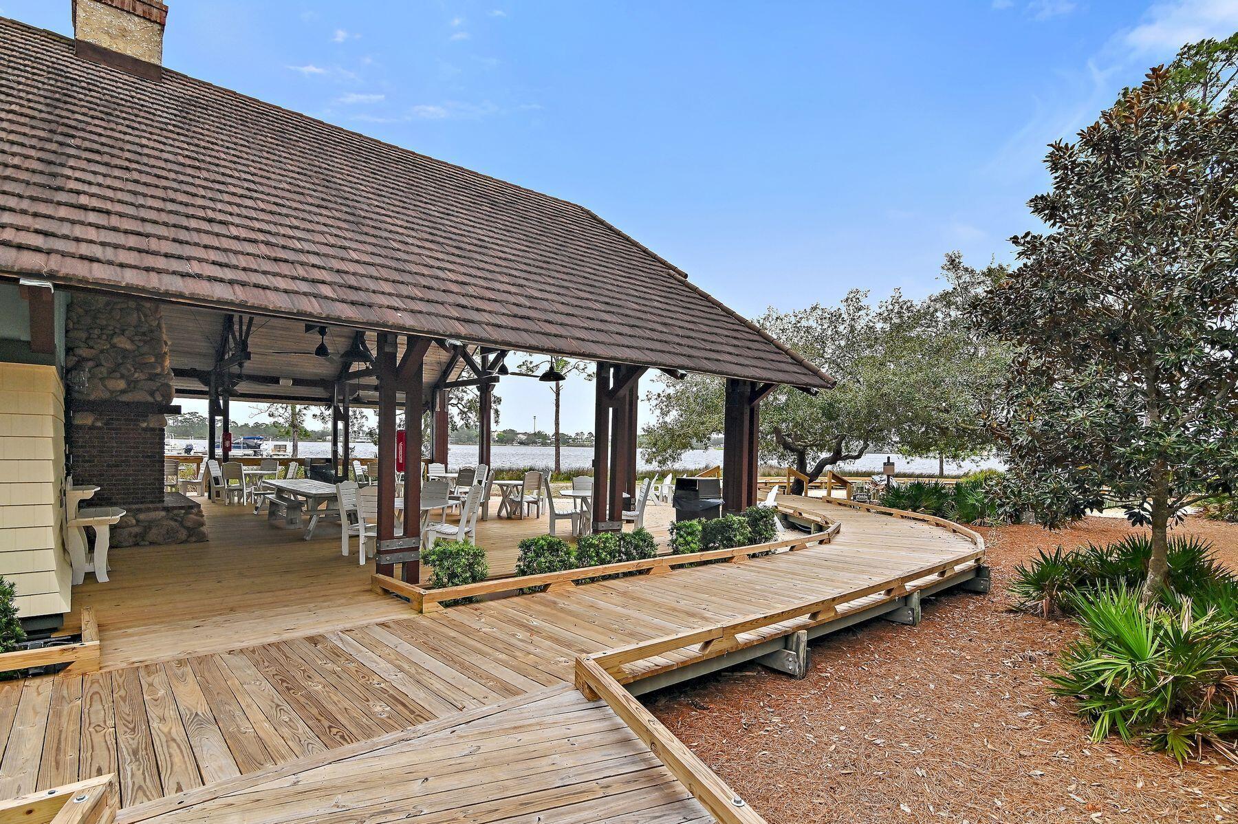 1209 W Water Oak
