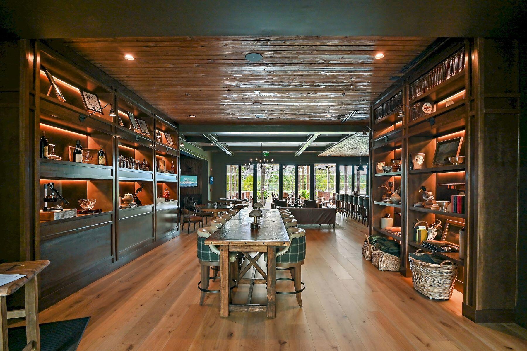 1209 W Water Oak