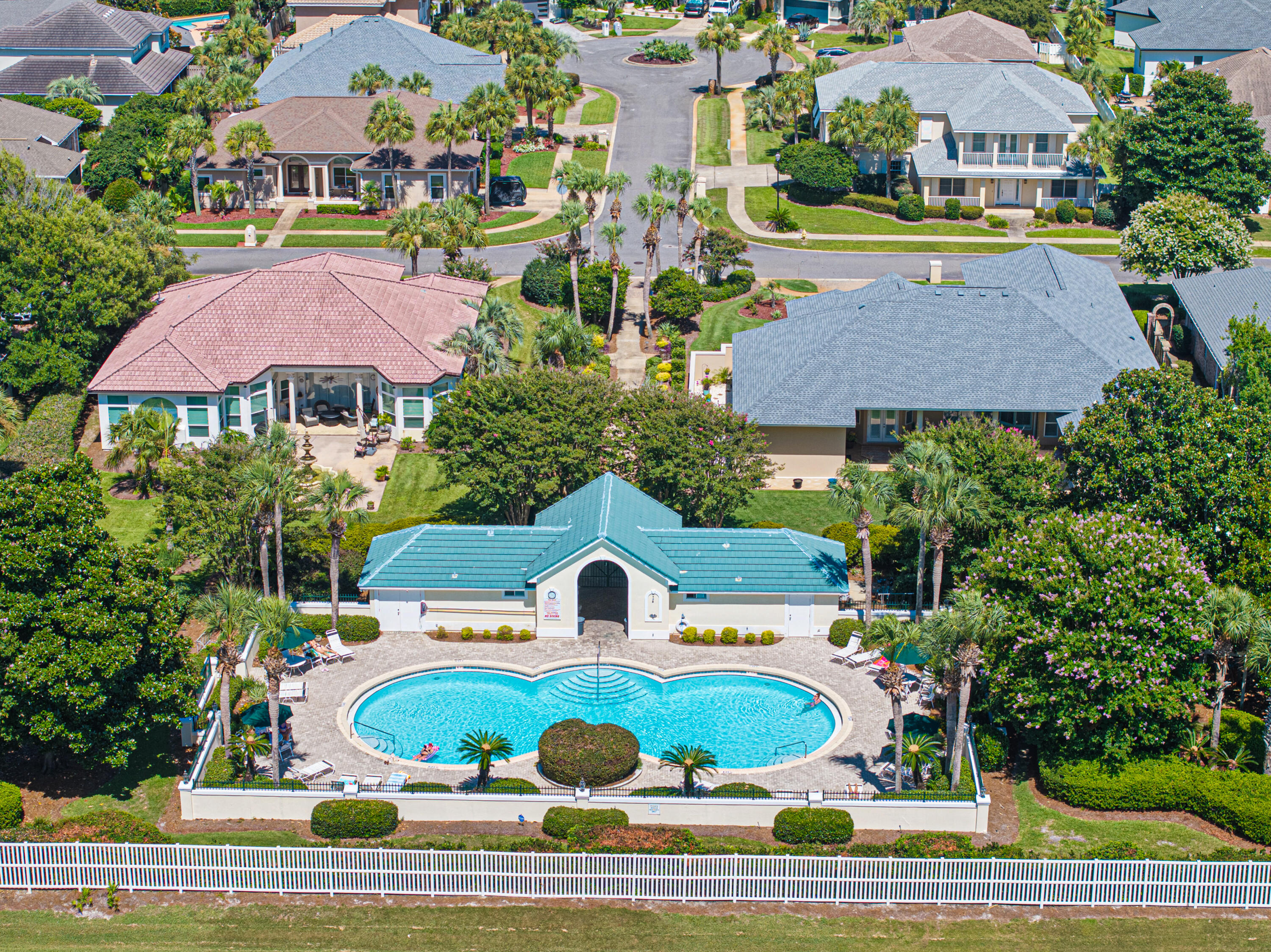 454 Avalon Boulevard