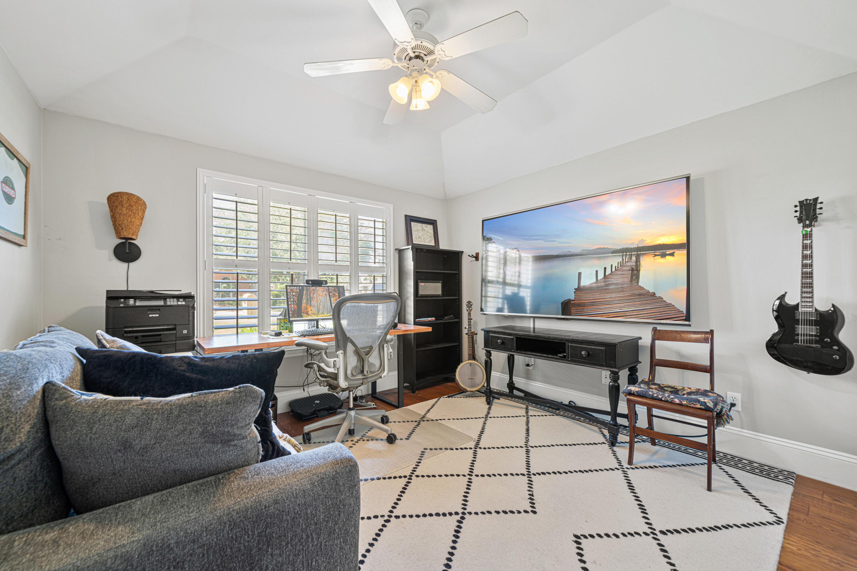 454 Avalon Boulevard