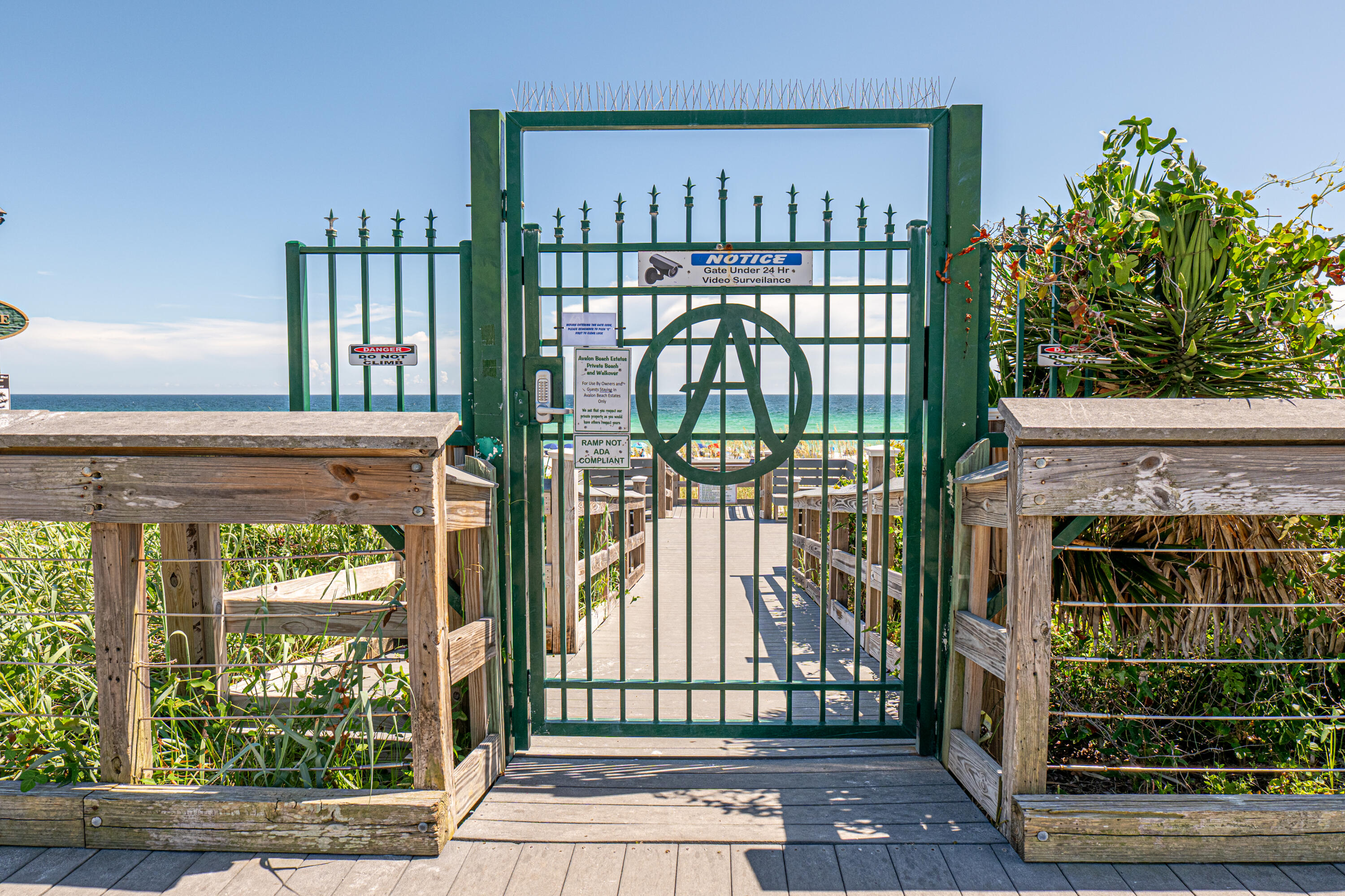 454 Avalon Boulevard
