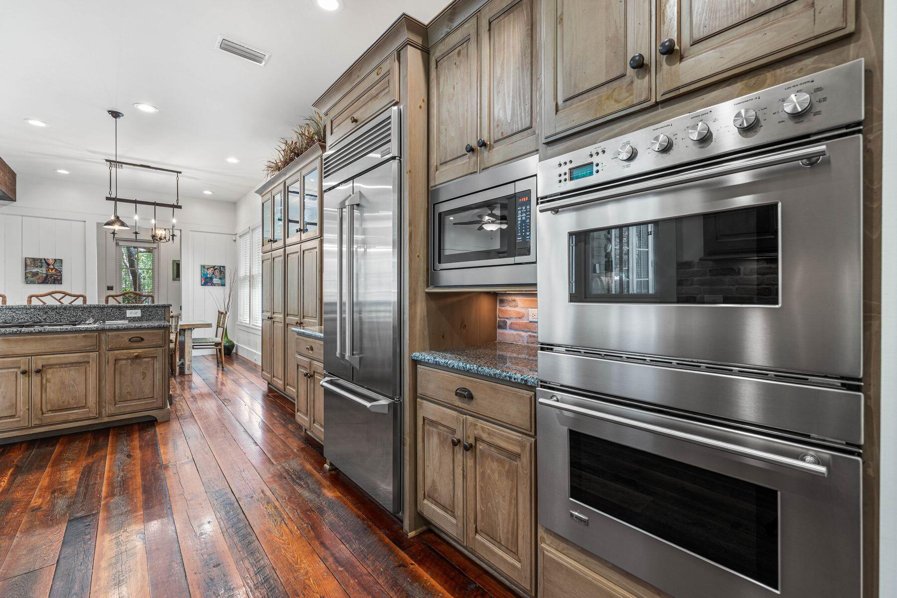 97 Running Oak Circle