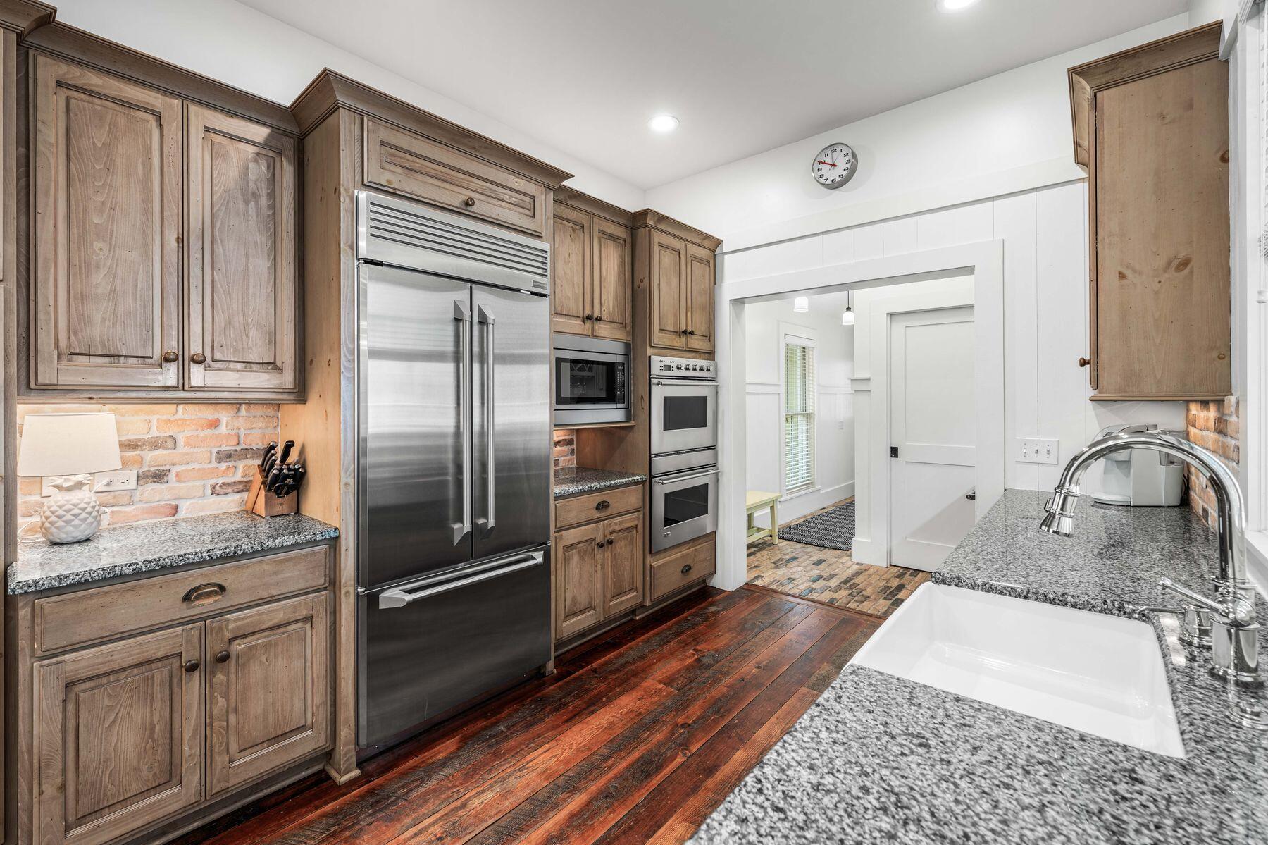 97 Running Oak Circle