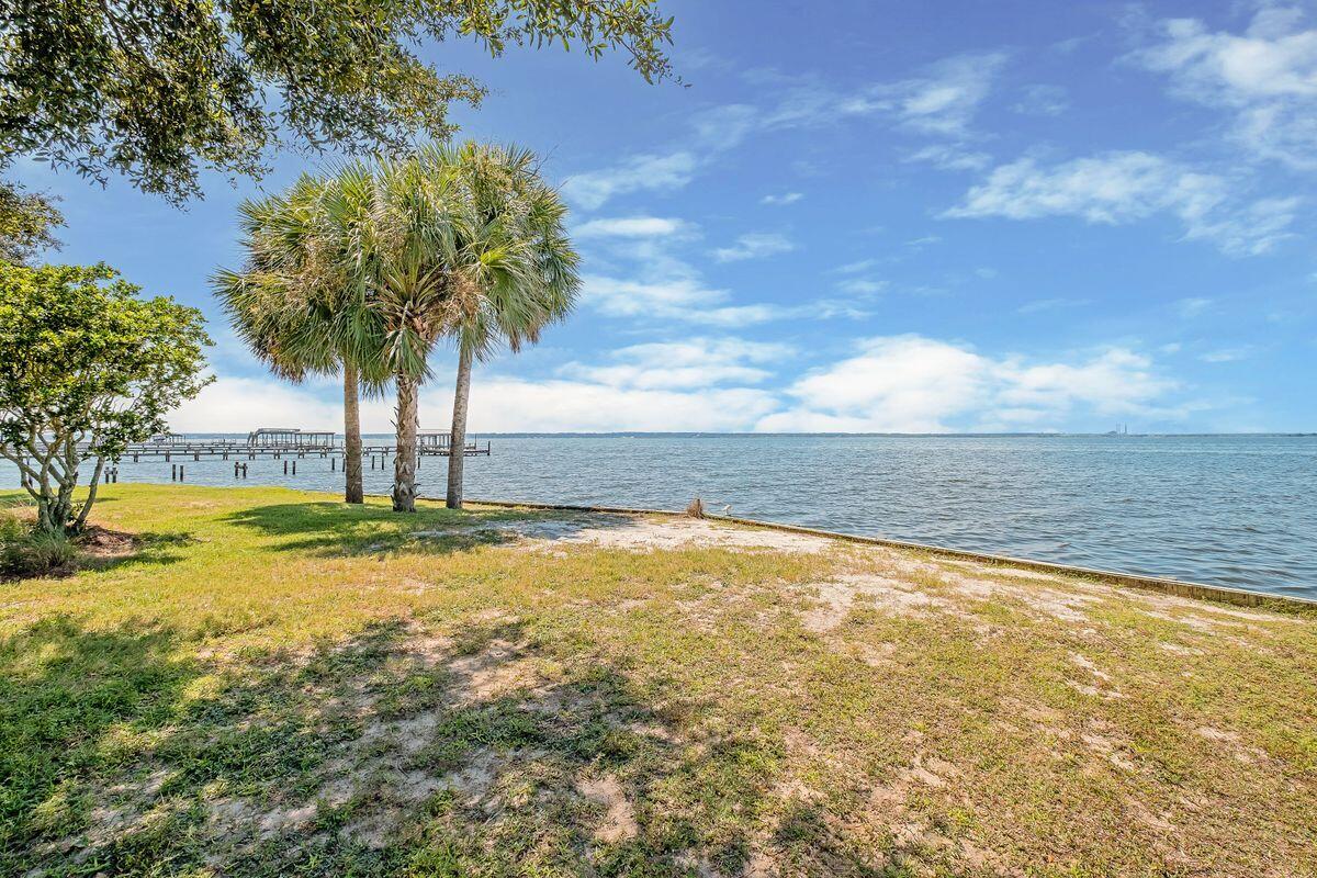 4544 Bayside Drive