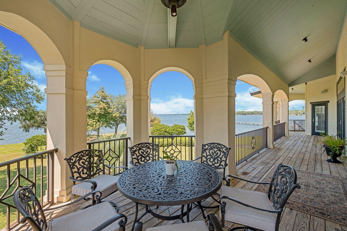 4544 Bayside Drive