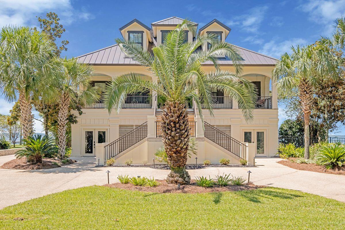 4544 Bayside Drive