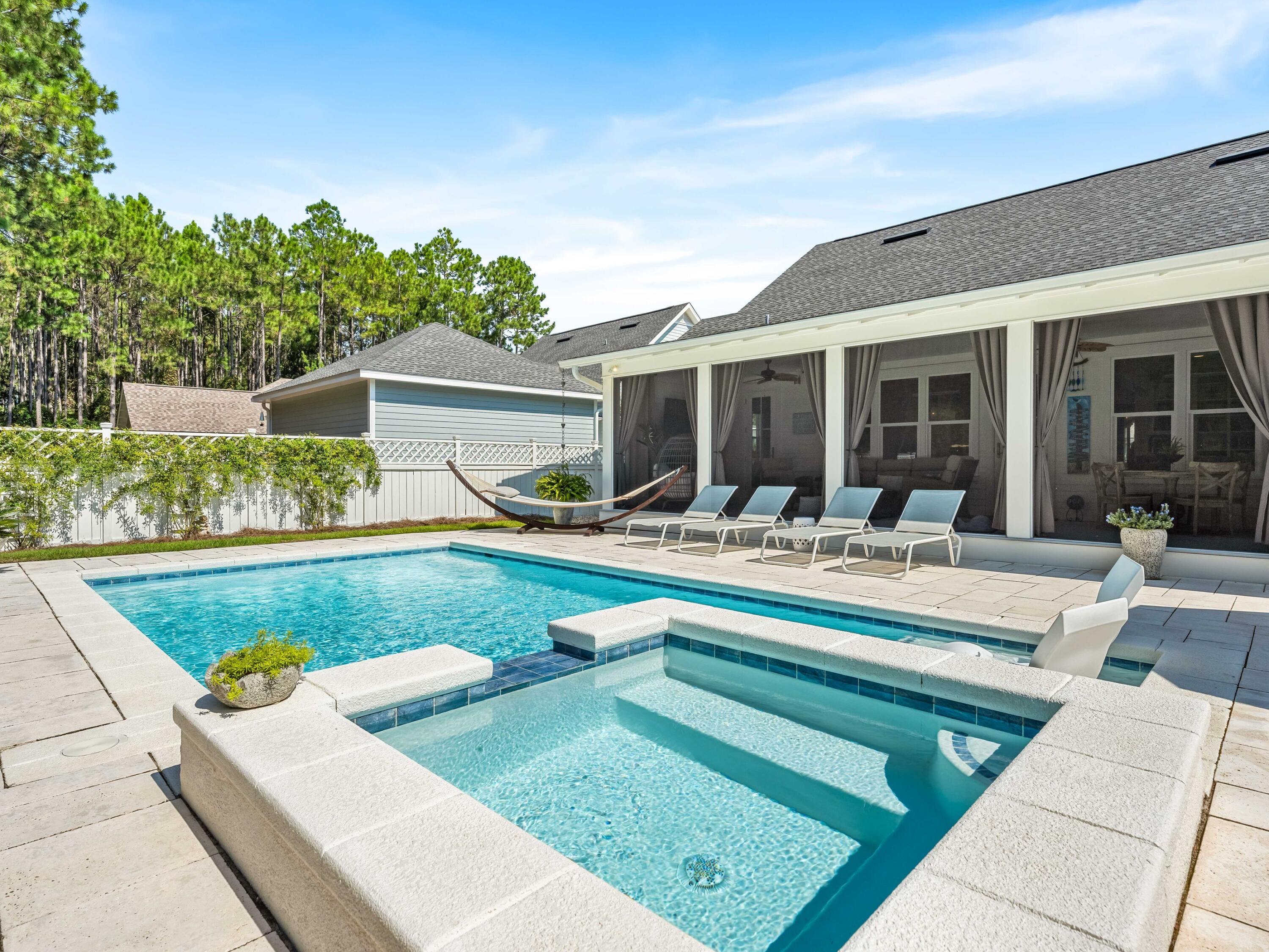 493 Medley Street