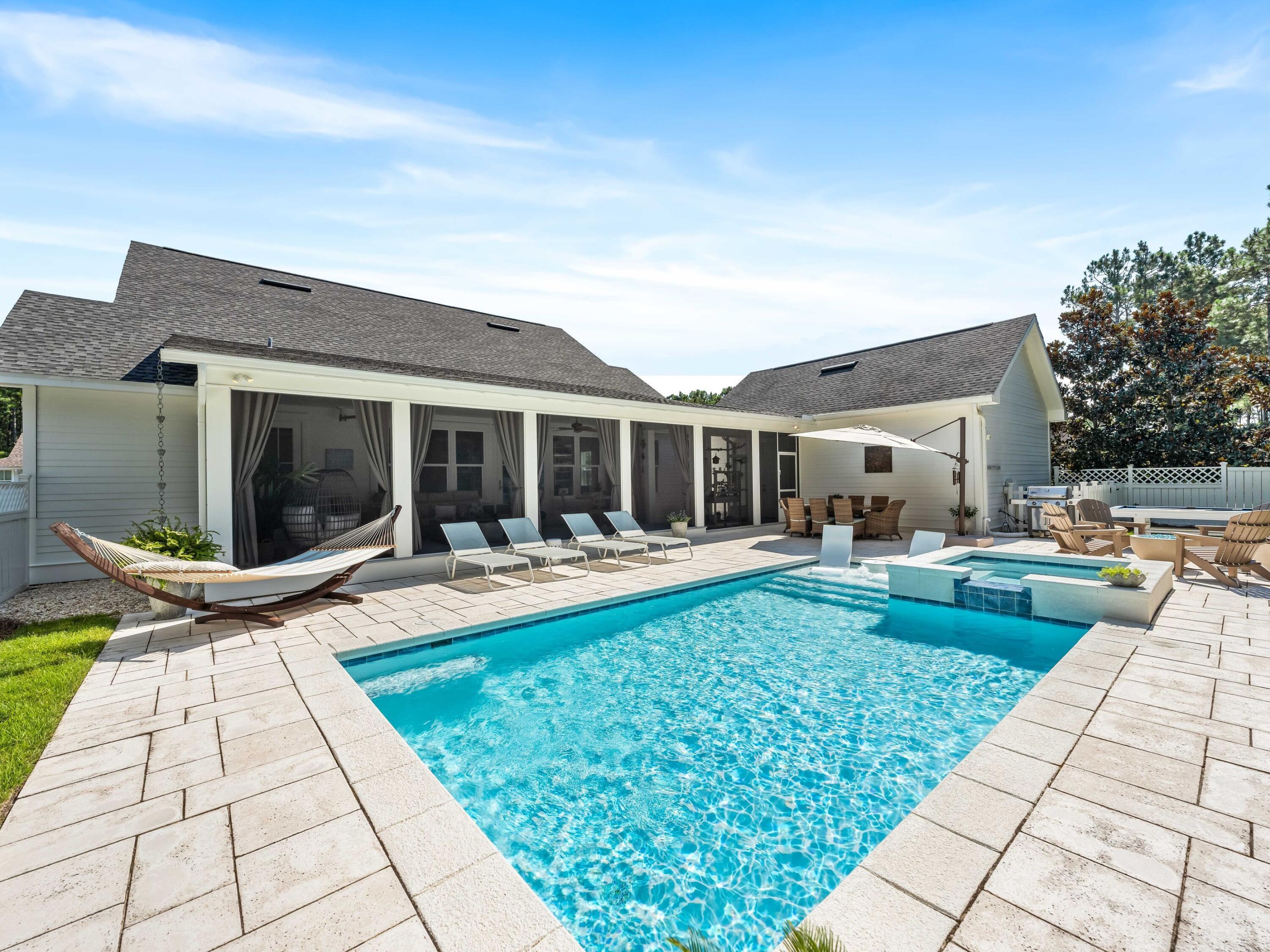 493 Medley Street