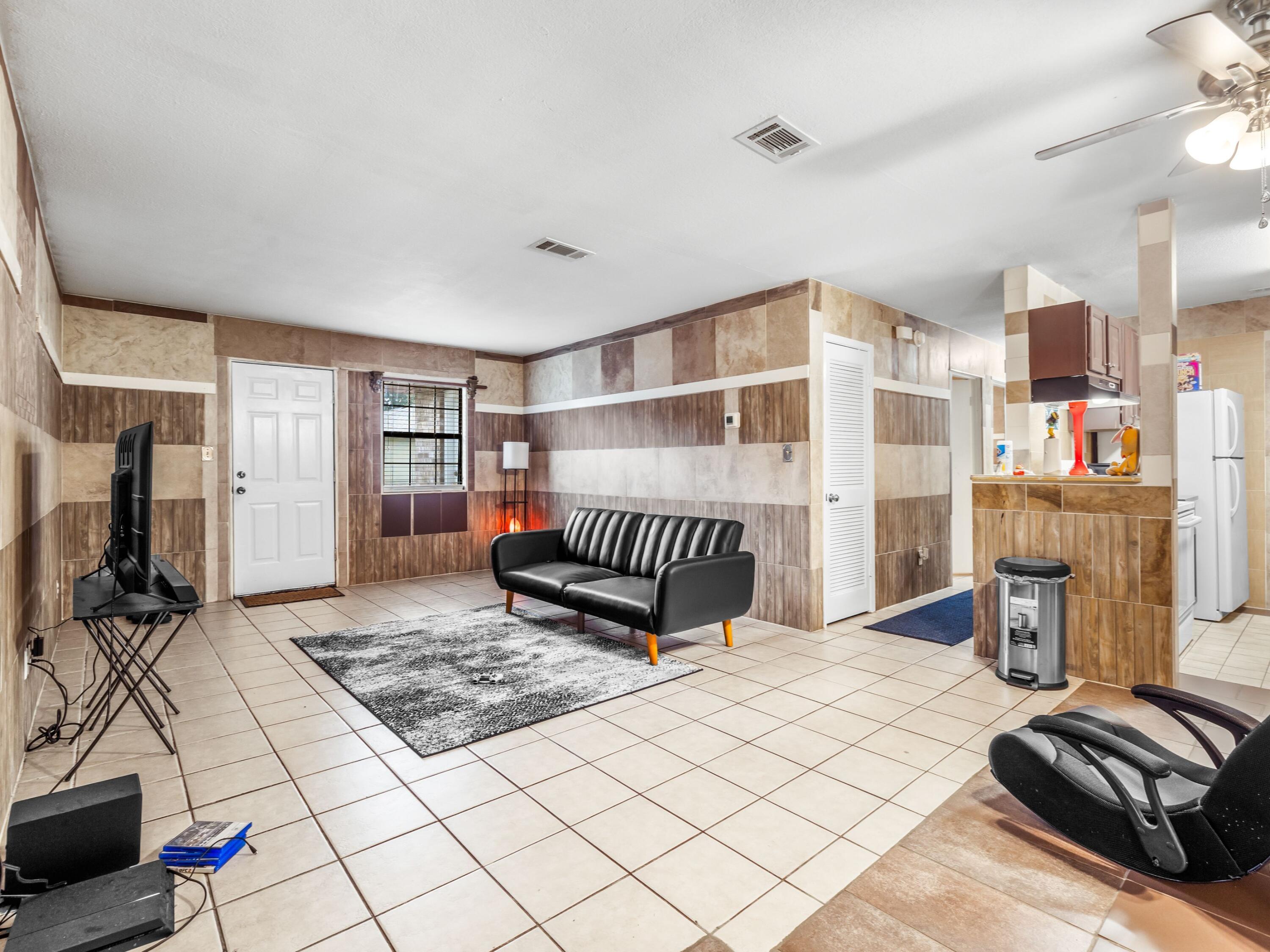 130 E Nine Mile Road Road, 5-8