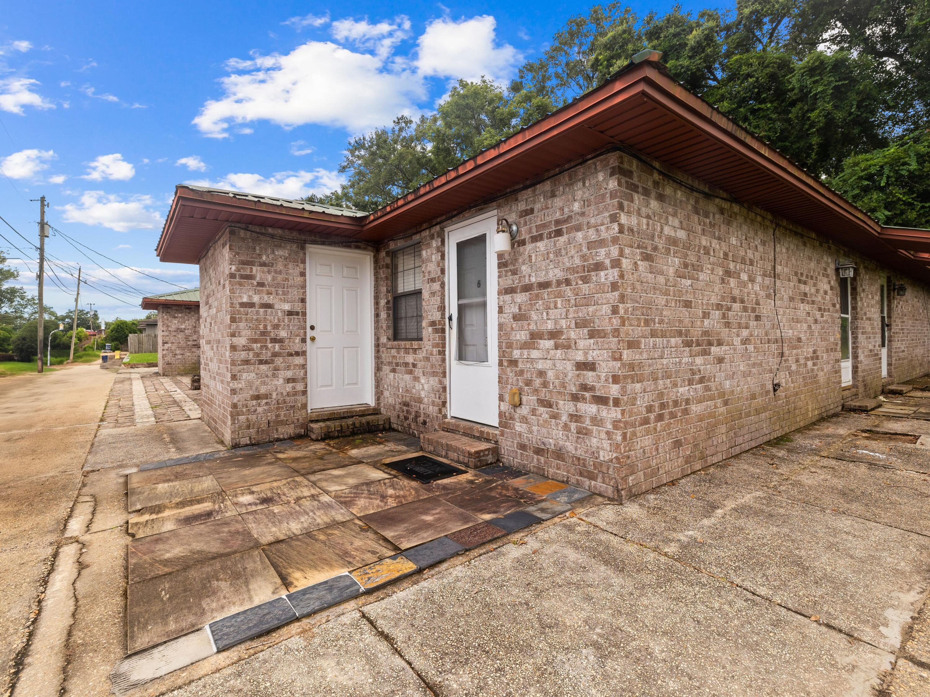 130 E Nine Mile Road Road, 5-8