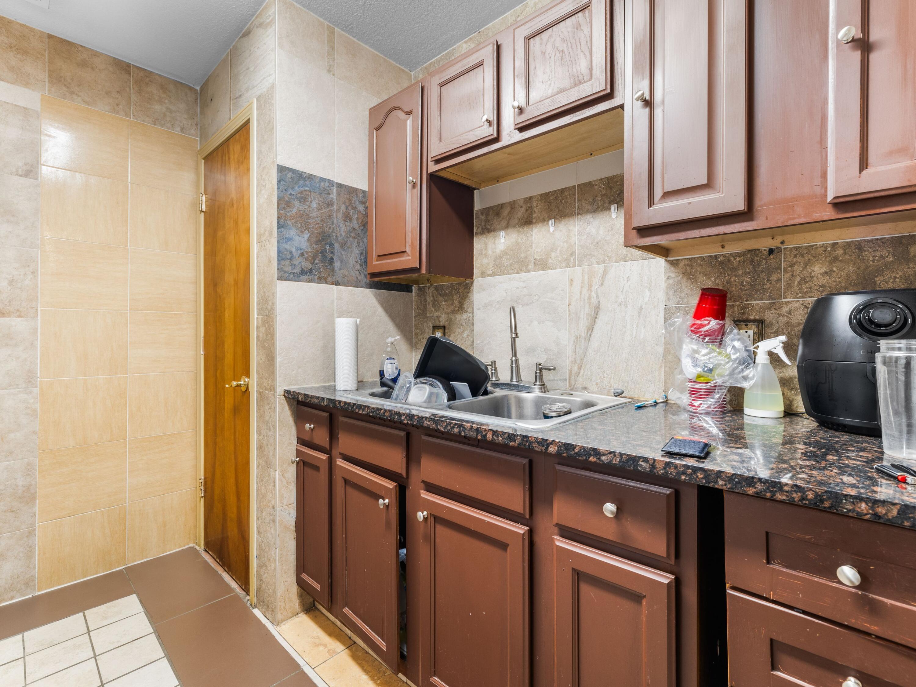 130 E Nine Mile Road Road, 5-8