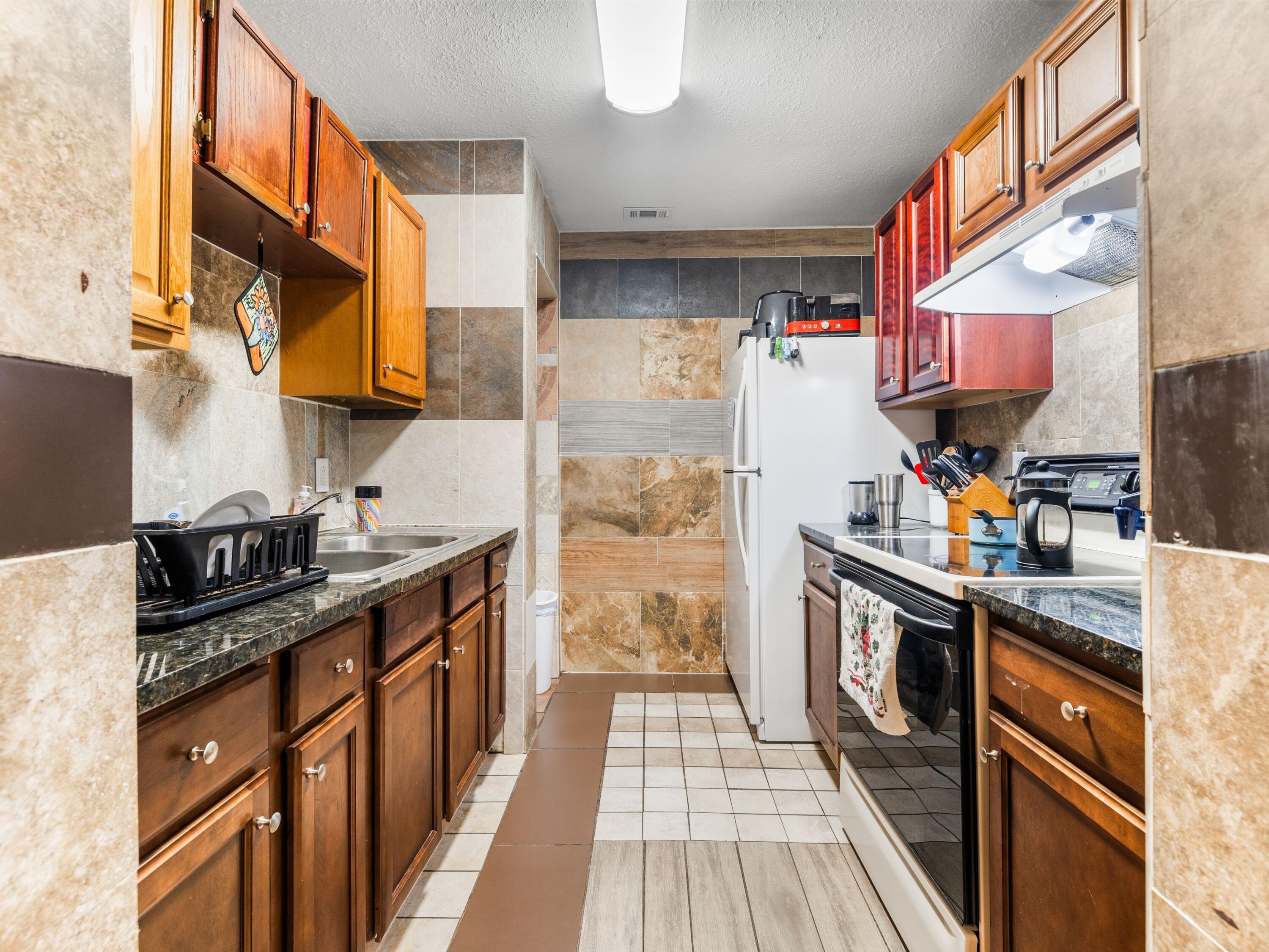 130 E Nine Mile Road Road, 5-8