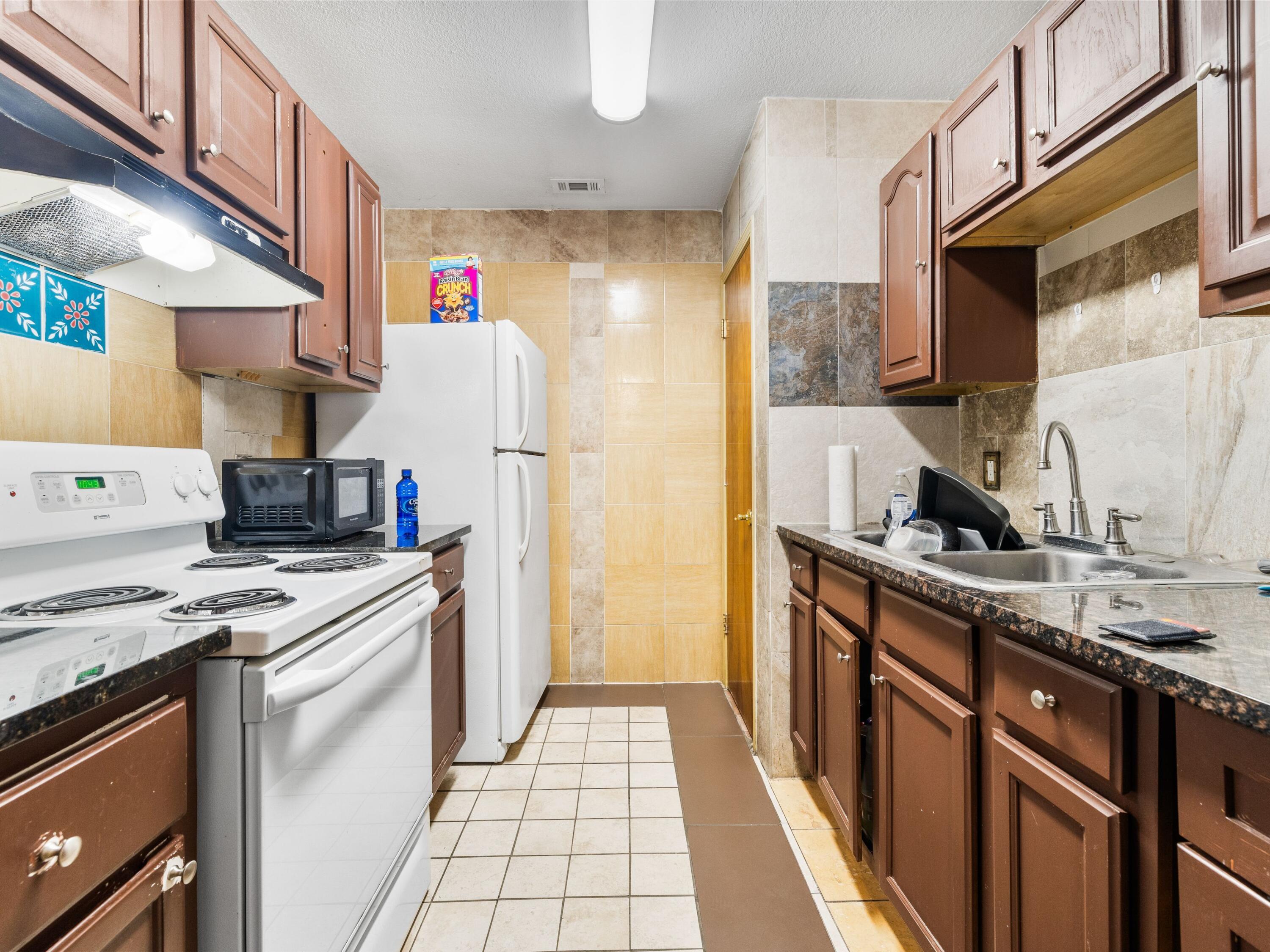 130 E Nine Mile Road Road, 5-8