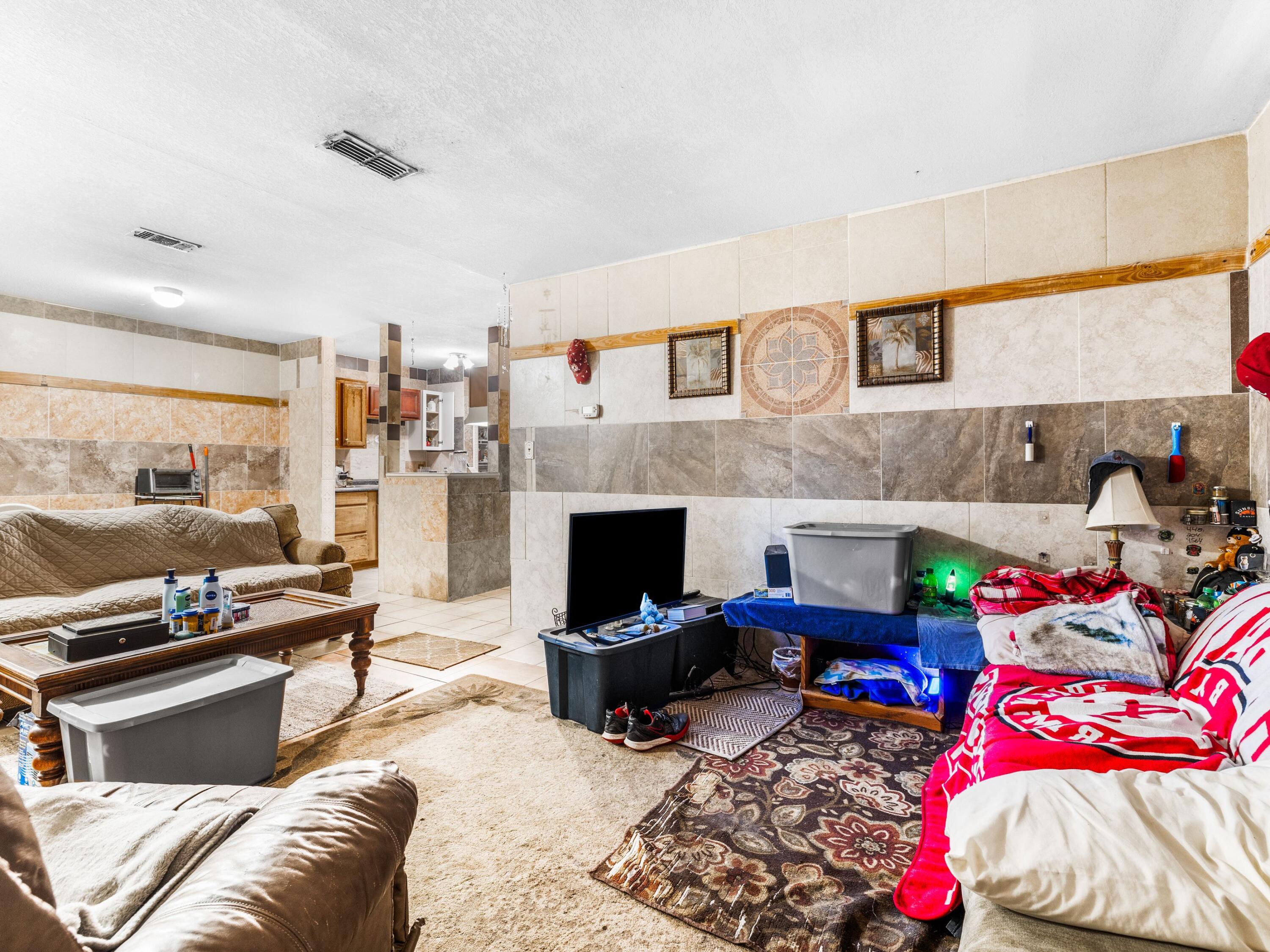 130 E Nine Mile Road Road, 5-8