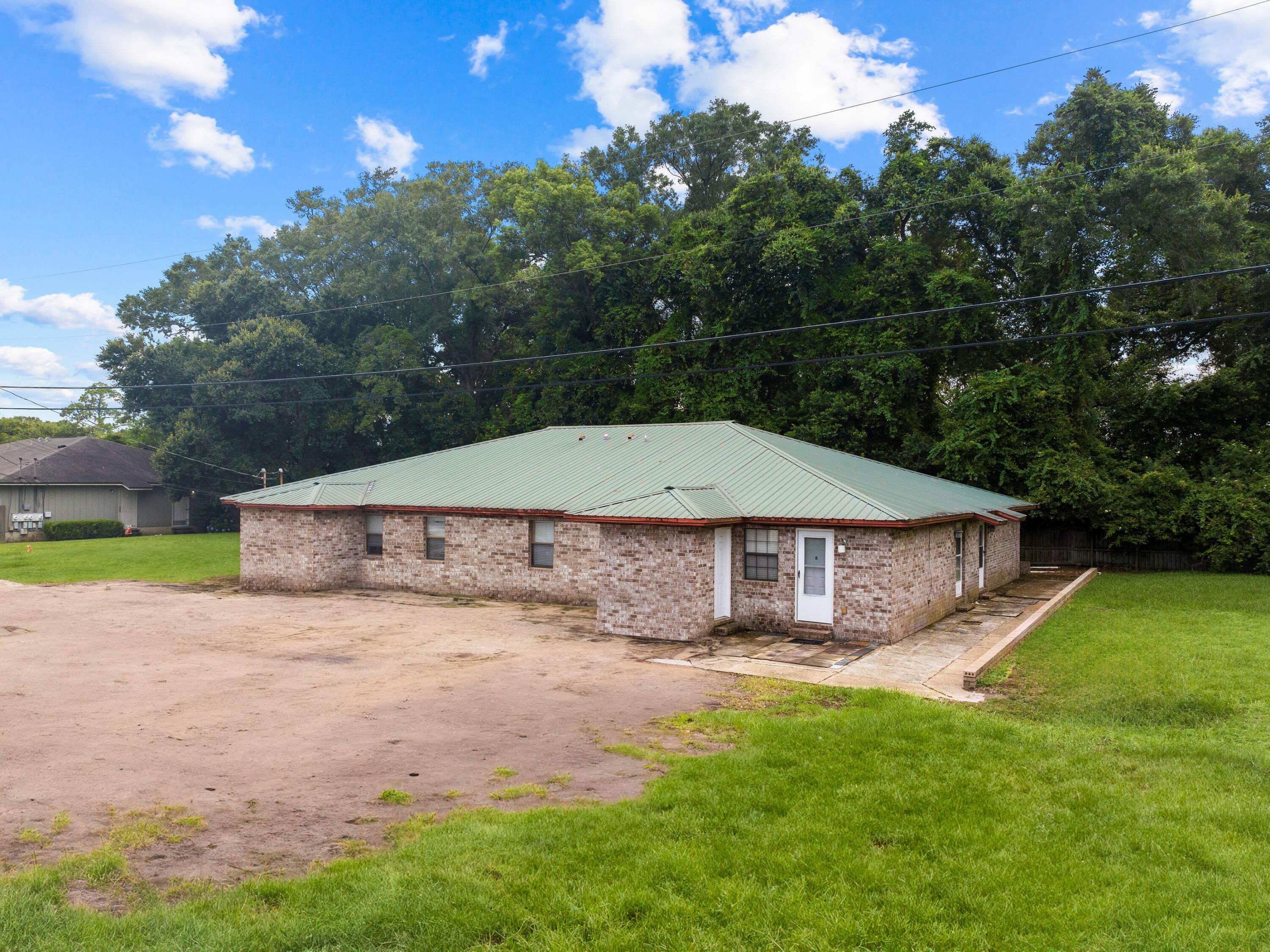 130 E Nine Mile Road Road, 5-8