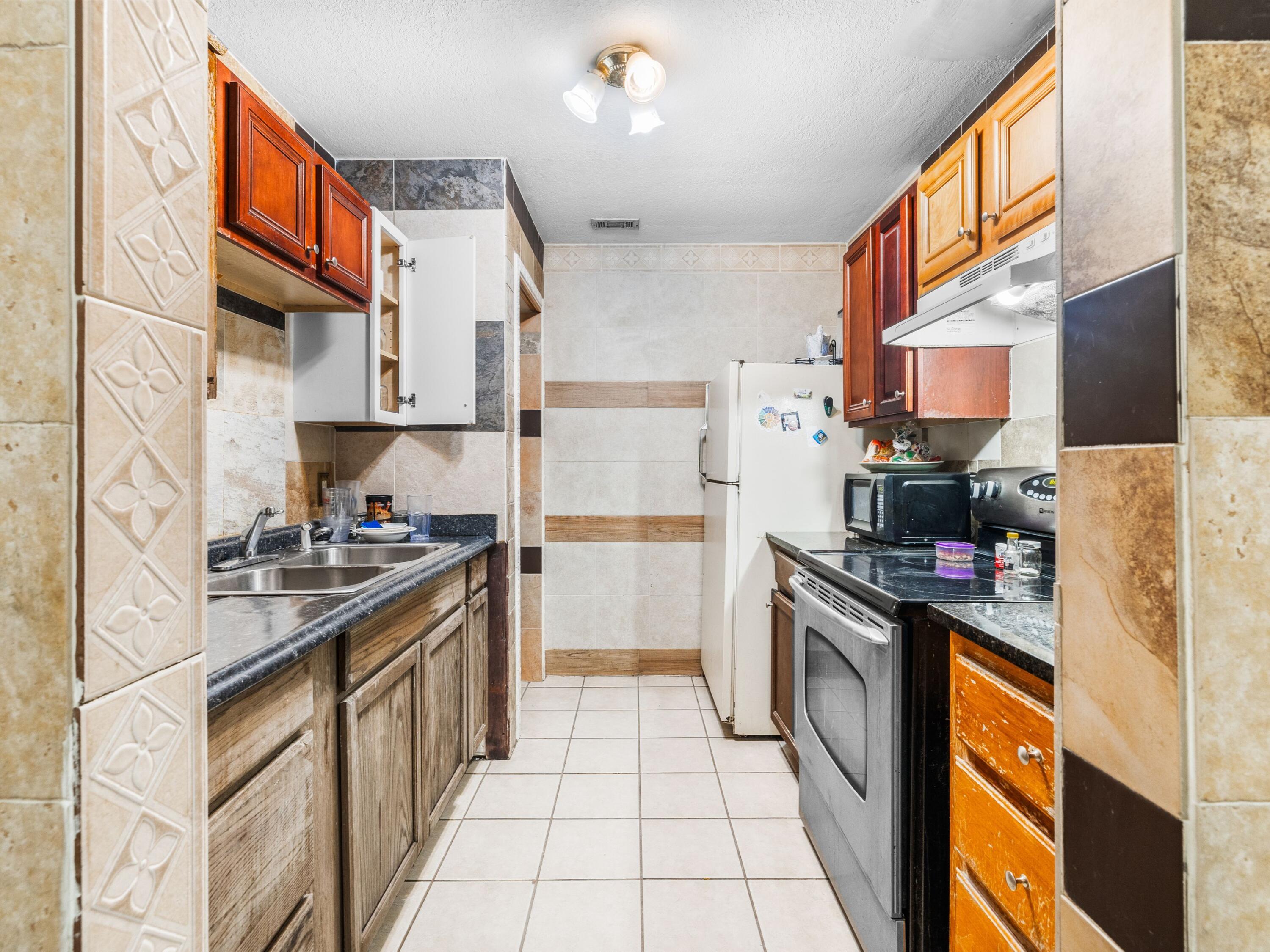 130 E Nine Mile Road Road, 5-8