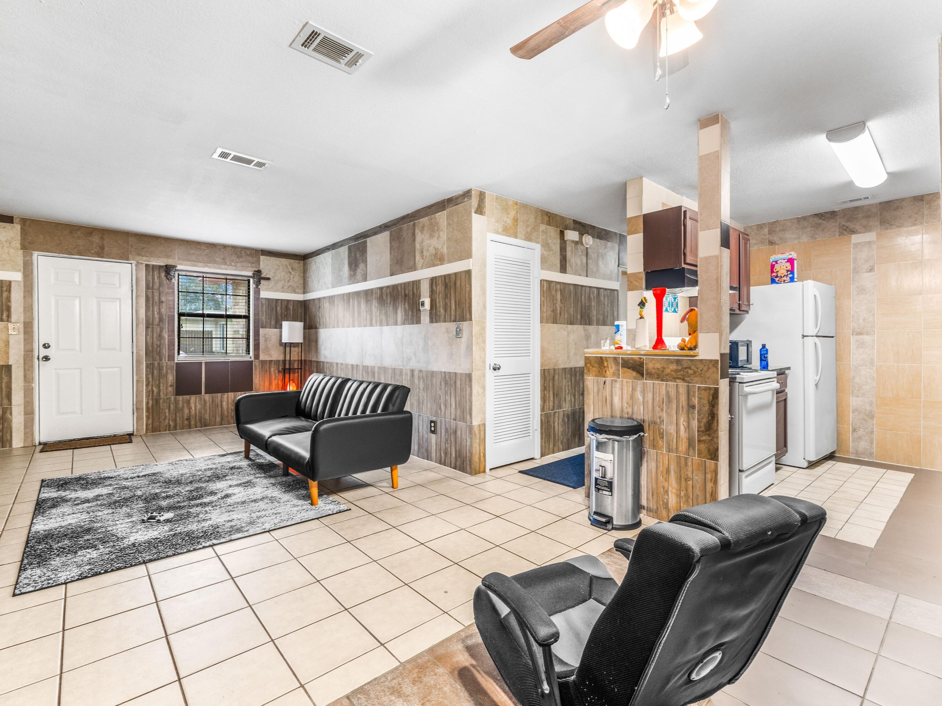 130 E Nine Mile Road Road, 5-8