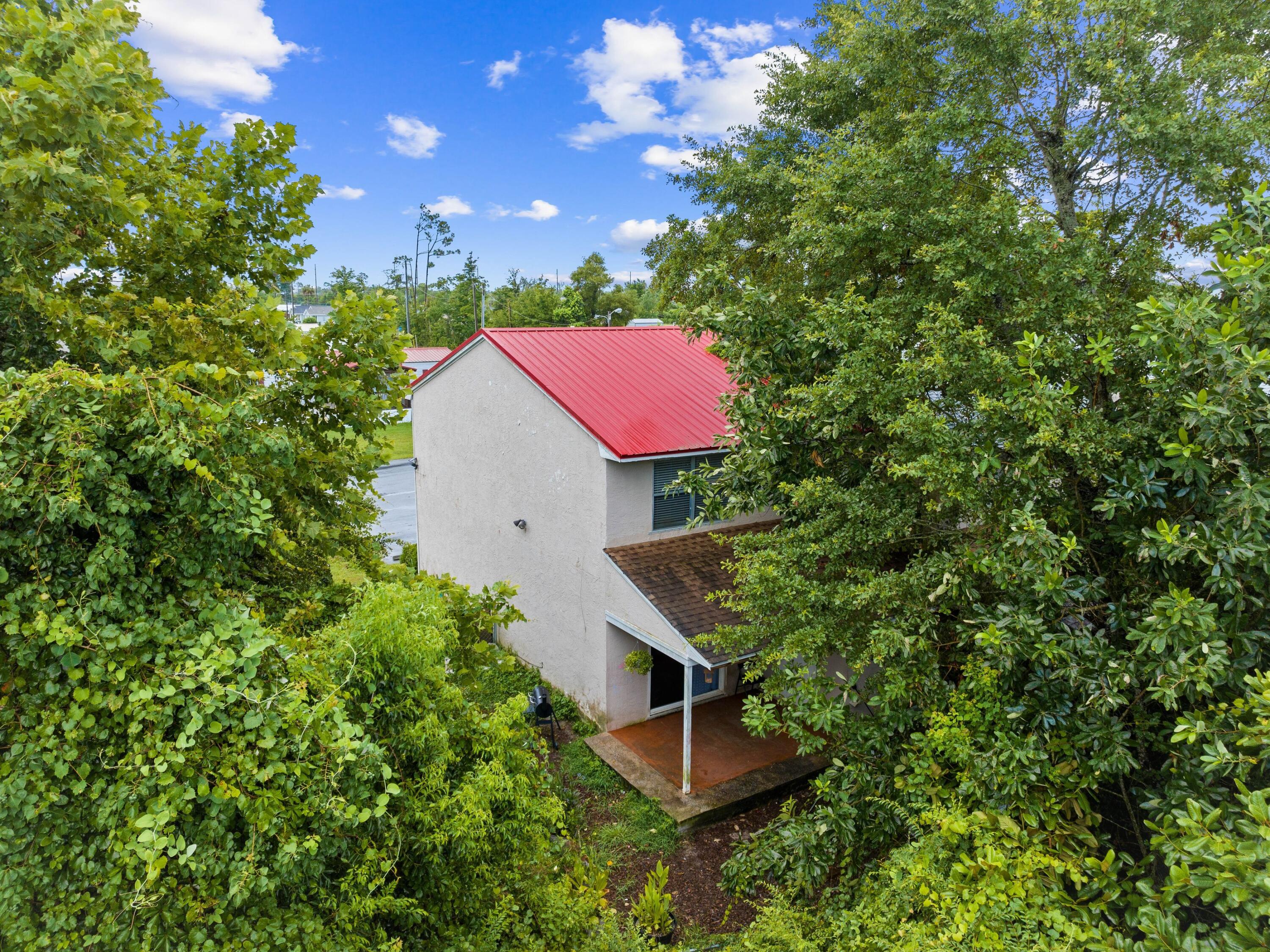209 N Kimbrel Avenue