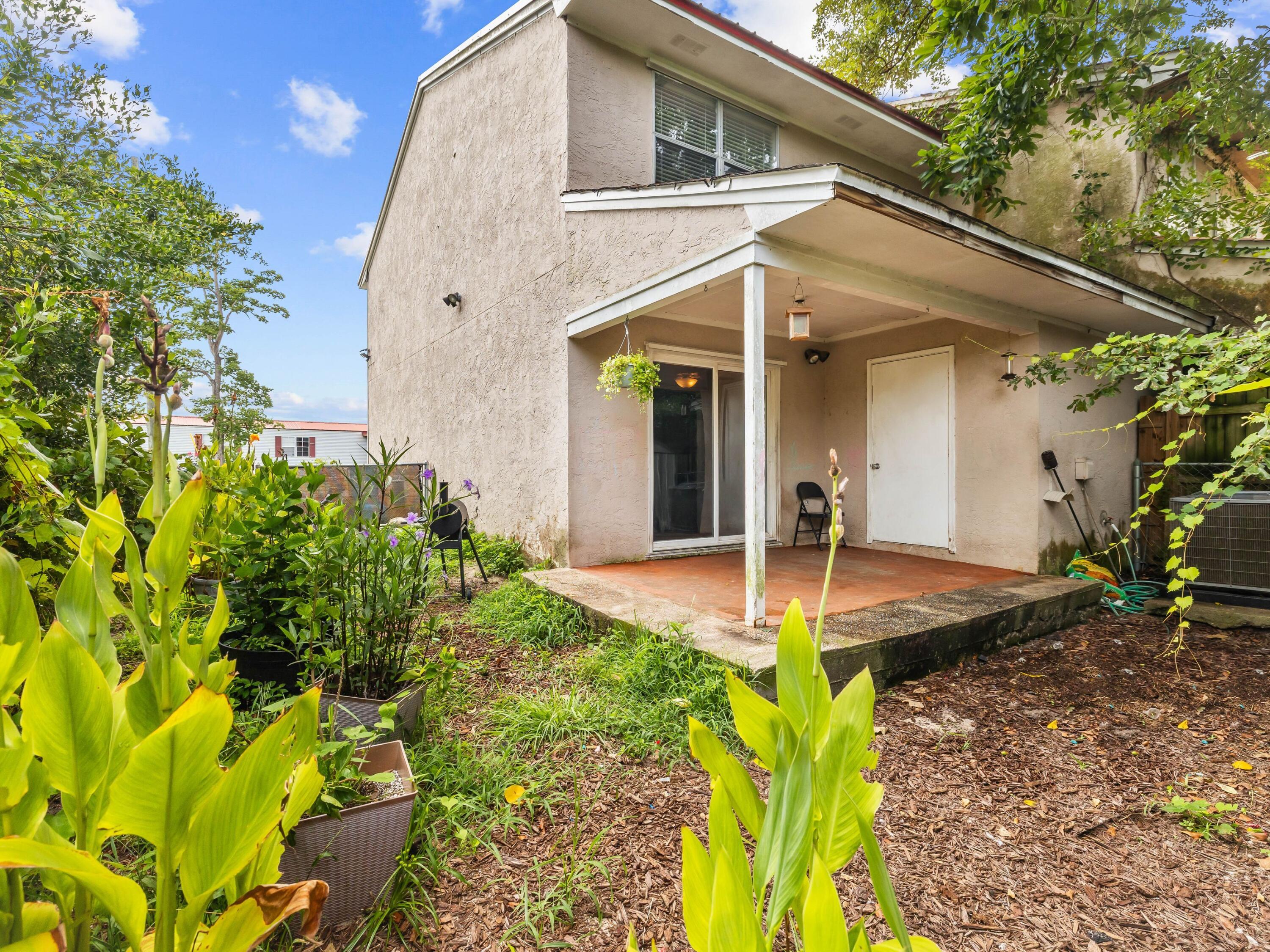 209 N Kimbrel Avenue