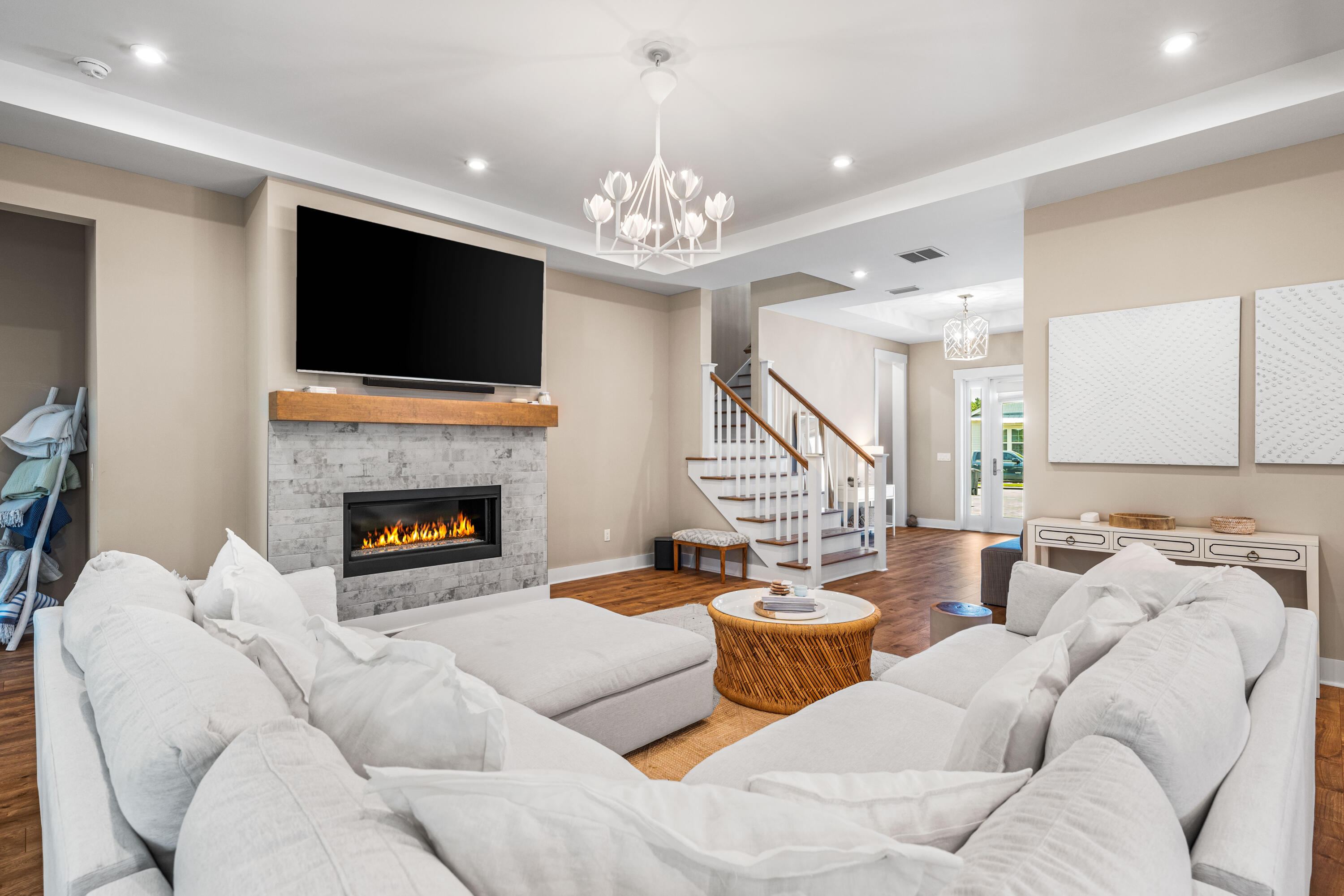 360 W Lafayette Road