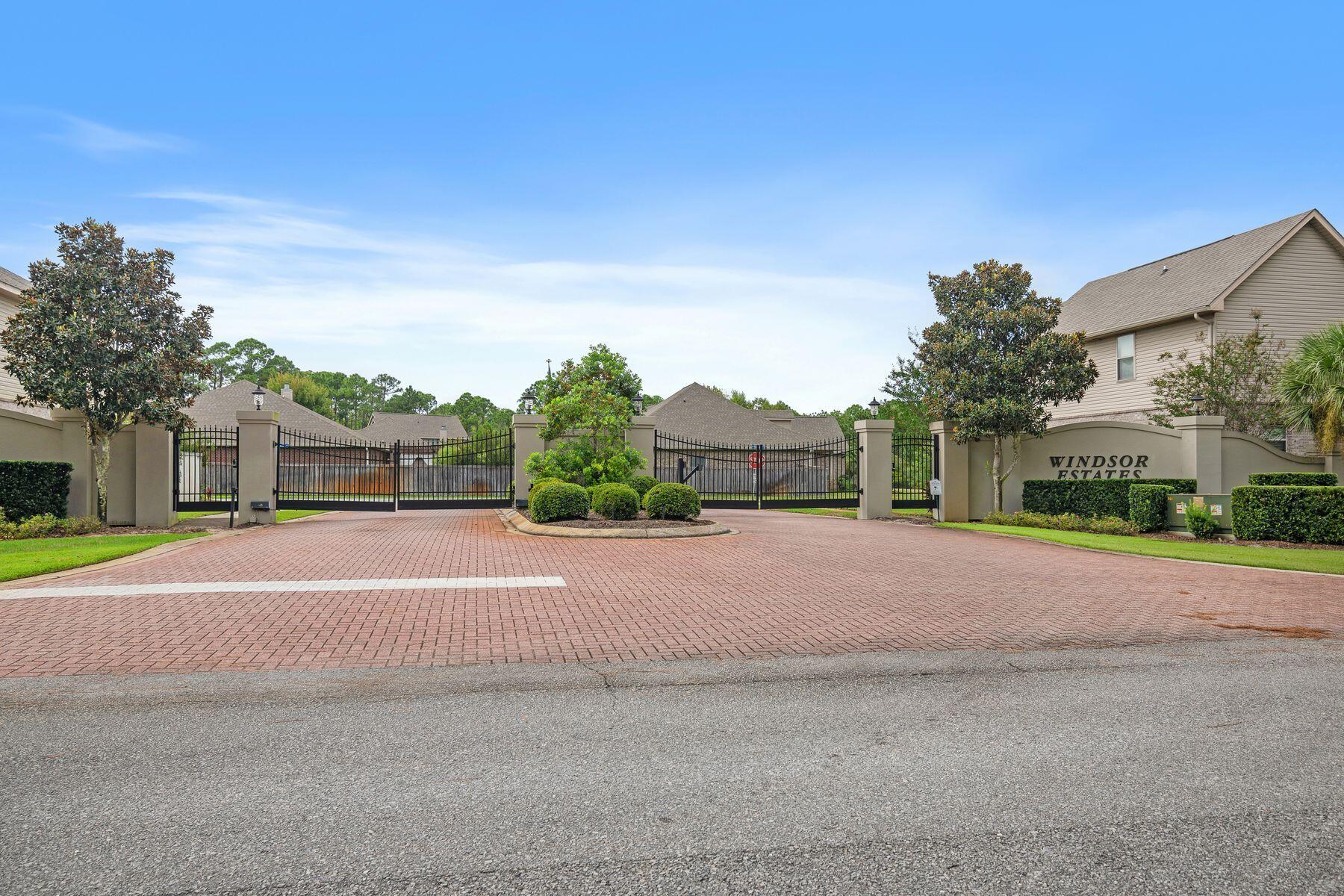 114 S Knightsbridge Court