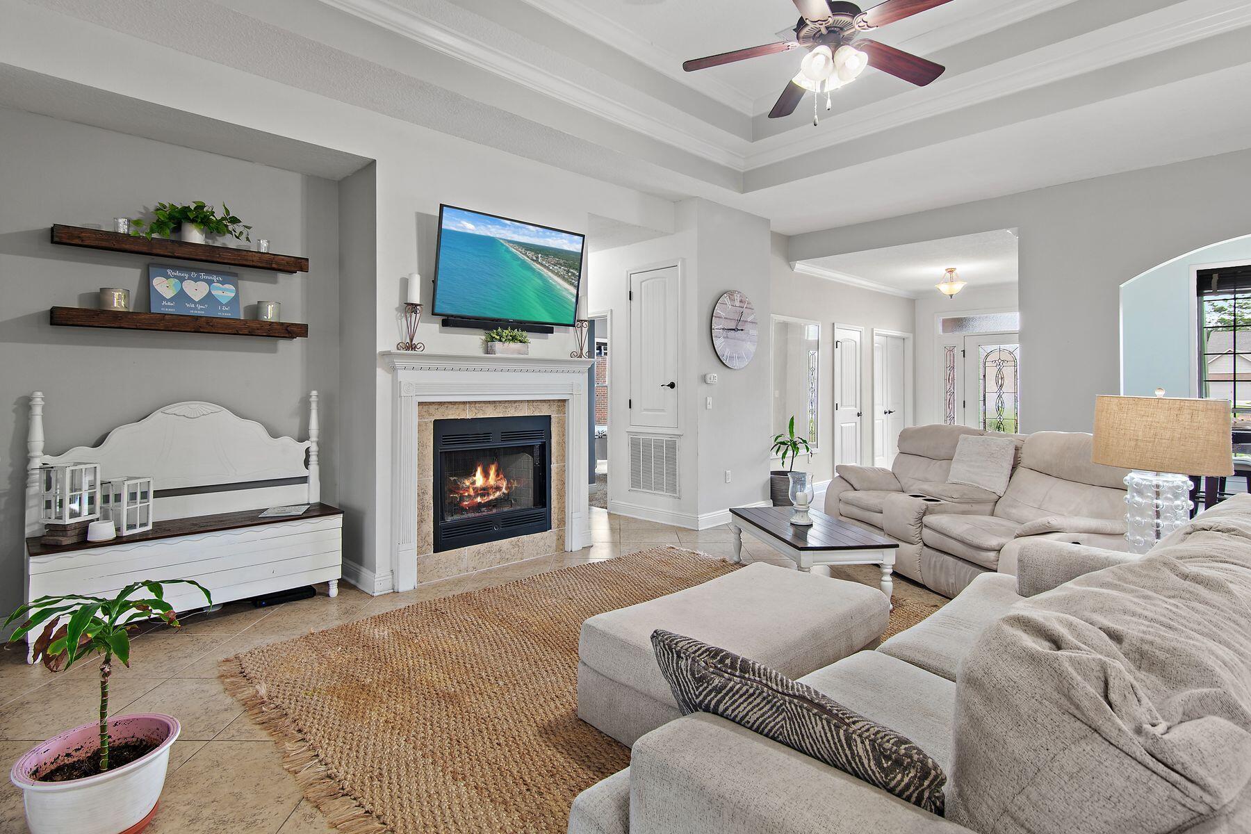 114 S Knightsbridge Court