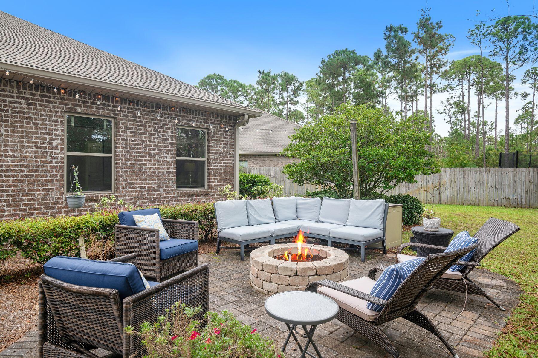 114 S Knightsbridge Court